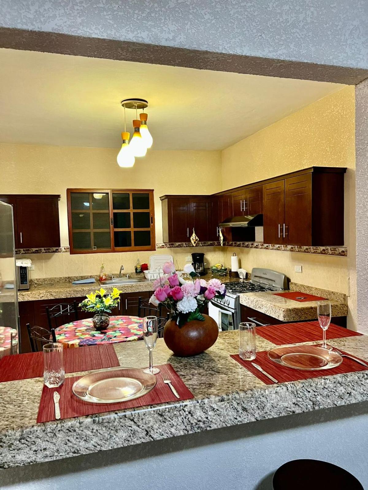 Gated house with garden and pool Mérida, foto 13