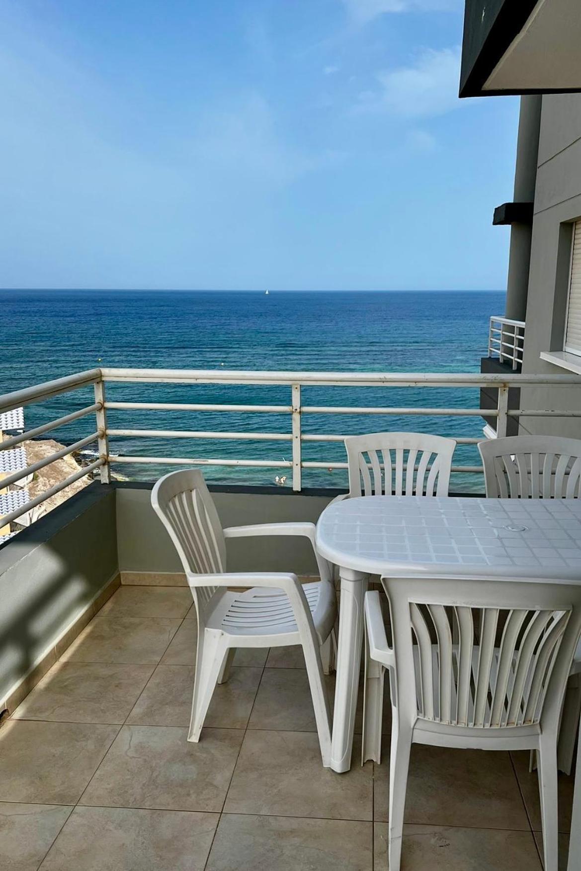Primera línea playa Levante Calpe terraza piscina