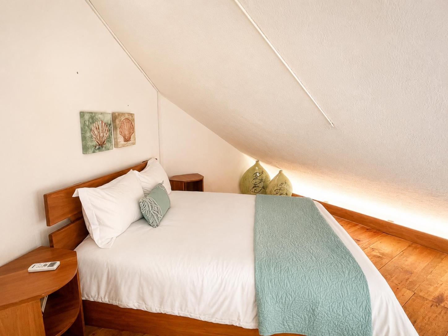 Beachfront condo with loft and sea views, foto 14