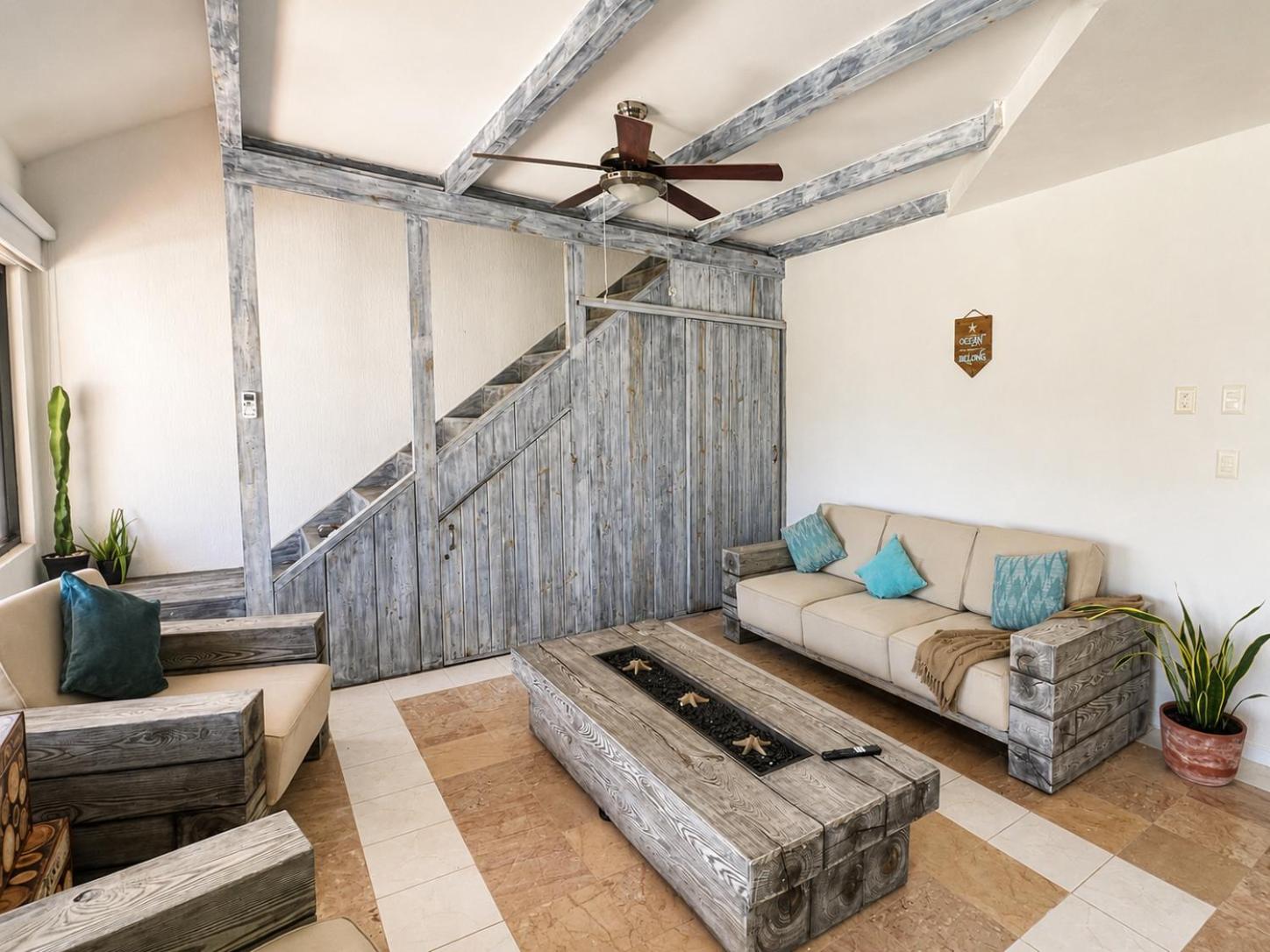 Beachfront condo with loft and sea views, foto 9