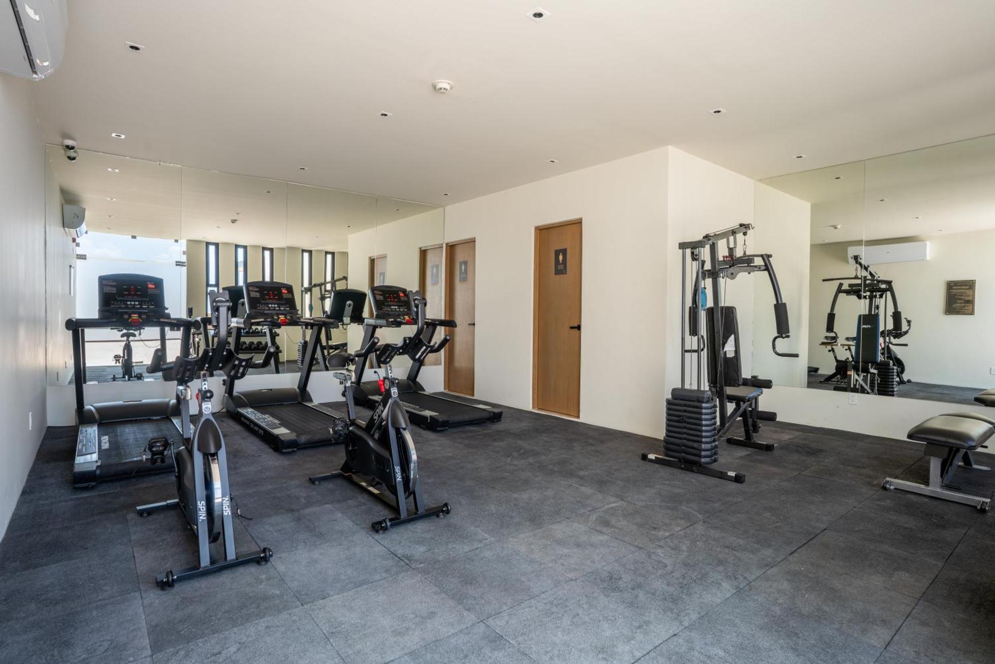 Musa Del Carmen, Centric Apt with Rooftop, Pool, Hot tub, Gym, foto 12