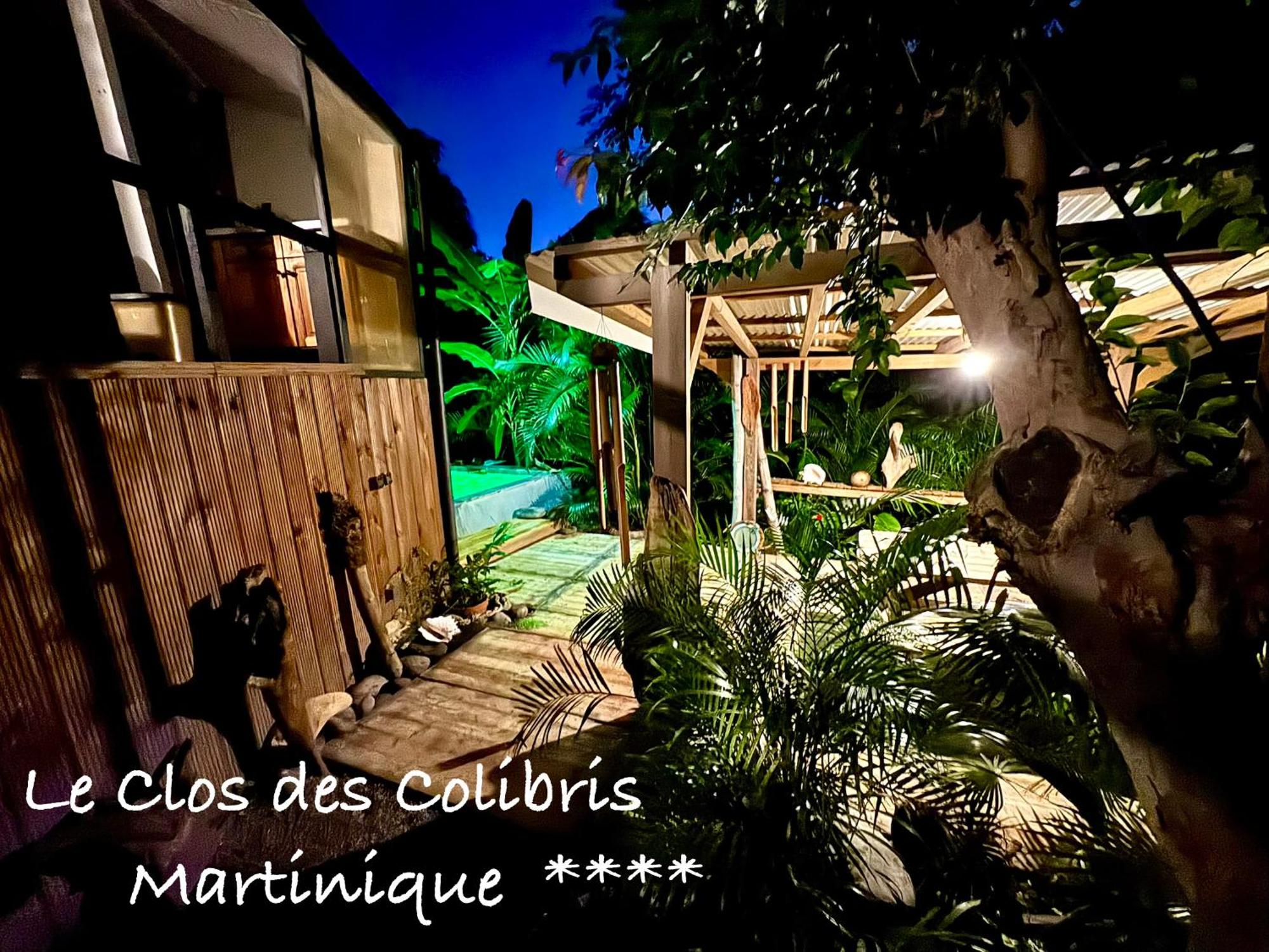 LODGE COLIBRIS Piscine Privée vue panoramique mer et montagne pelée , 500 m plage dans un parc , Calme assuré Idéal pour découvrir le nord Caraïbes