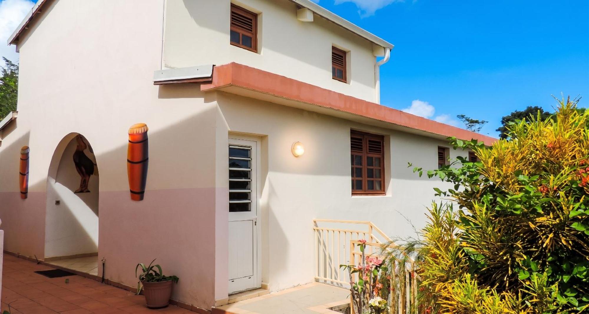 Appartement confortable au Robert 70 m² avec jardin privé