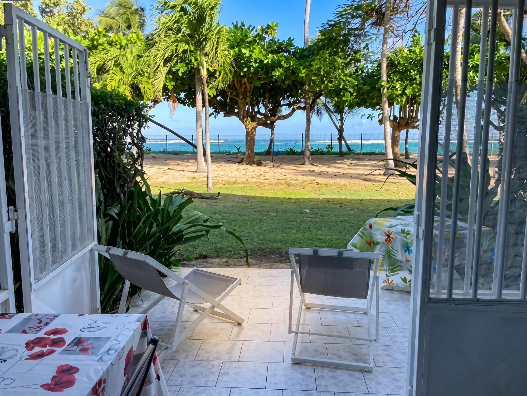 Charmant studio avec vue sur mer au Moule, 20 m² + terrasse