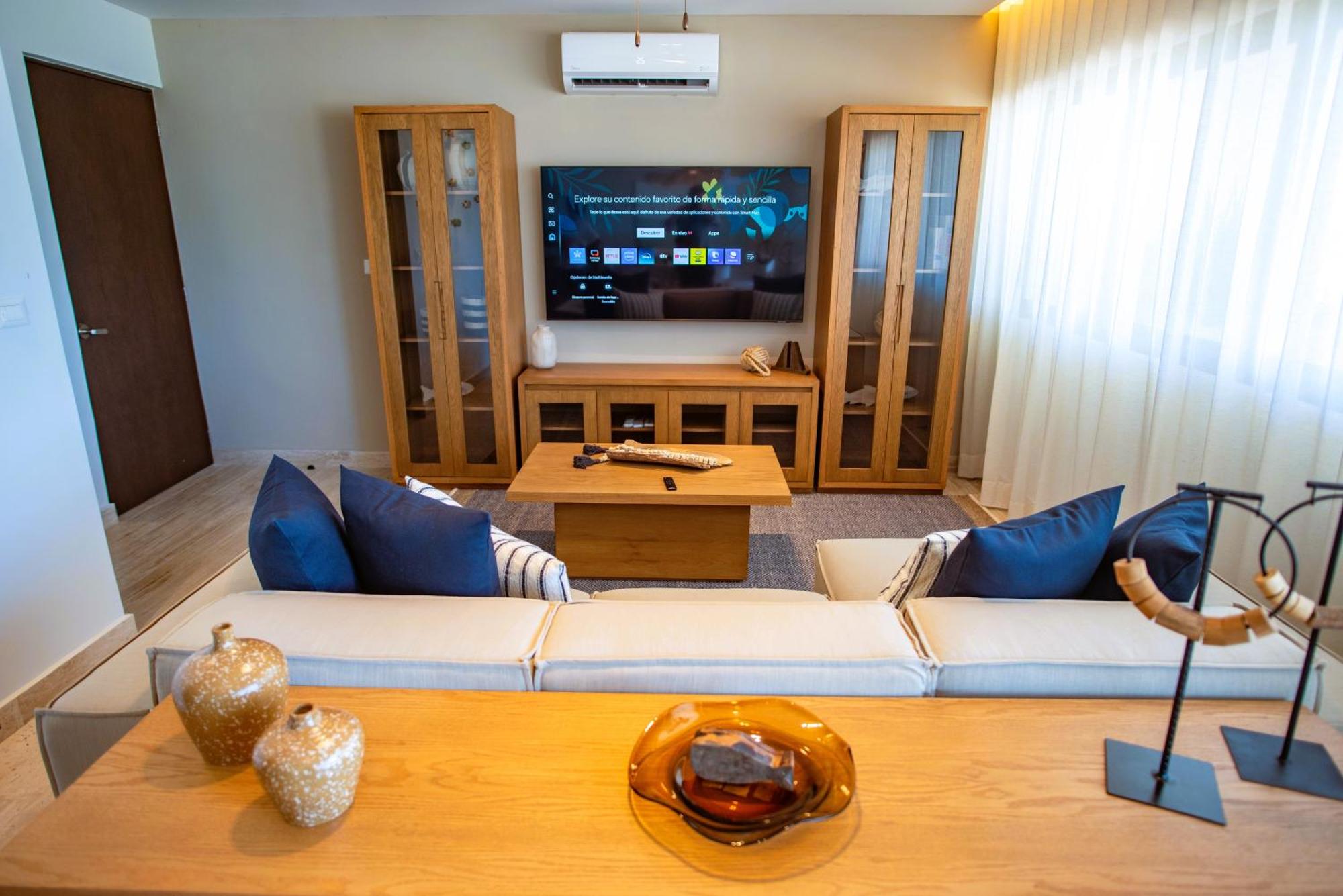 Splendid 3BR beachfront villa for 9 Yucalpeten Marina Resort, imagen 5