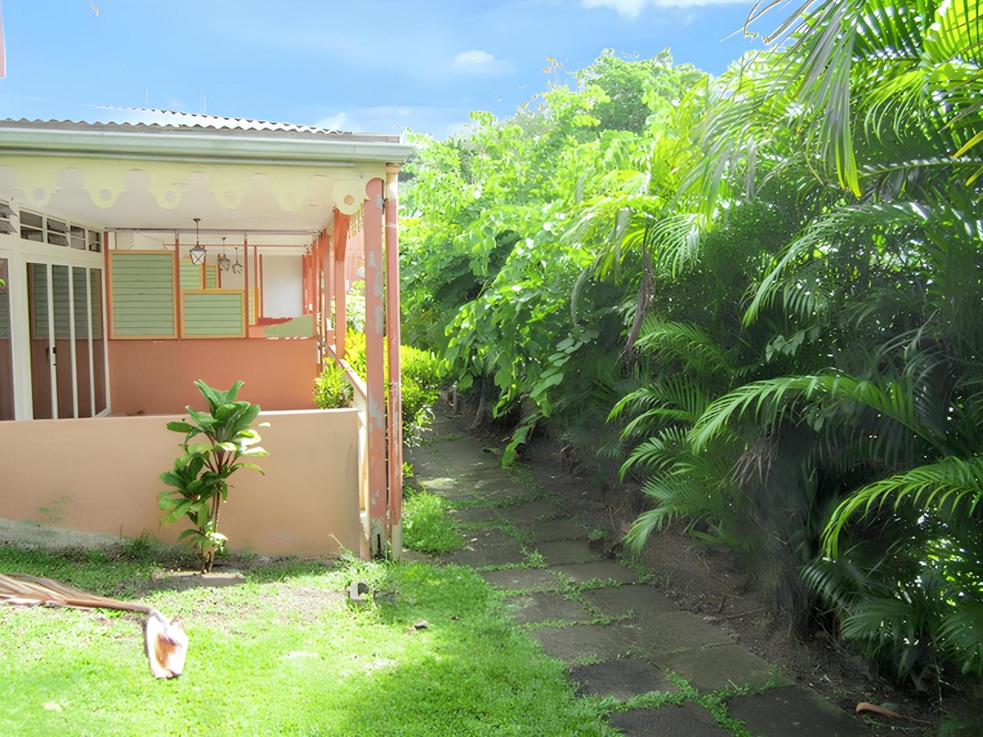 Studio charmant à Sainte Anne avec terrasse - 26 m²