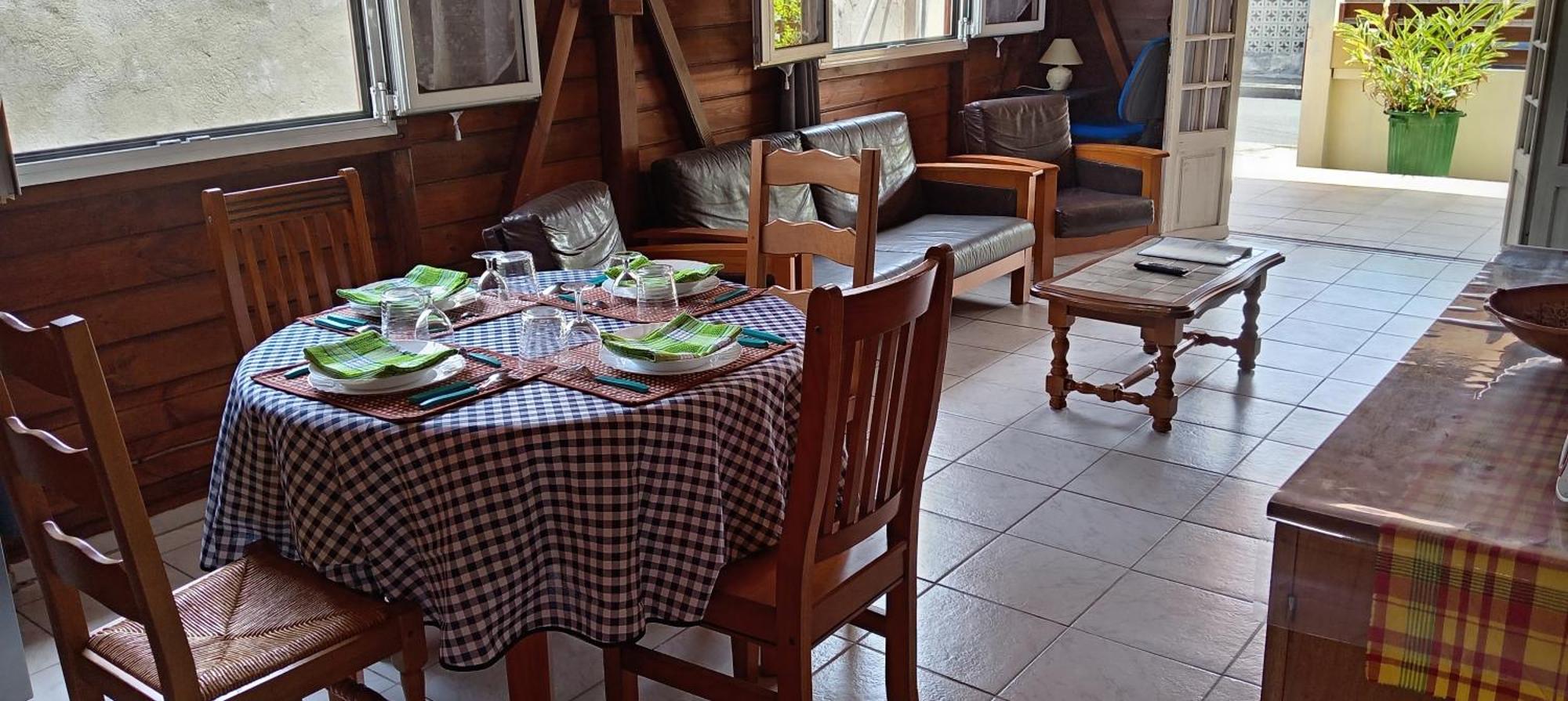 Wooden Kaz, 2 Ch 4 Pers-Proche front de mer et marché au Moule, foto 14