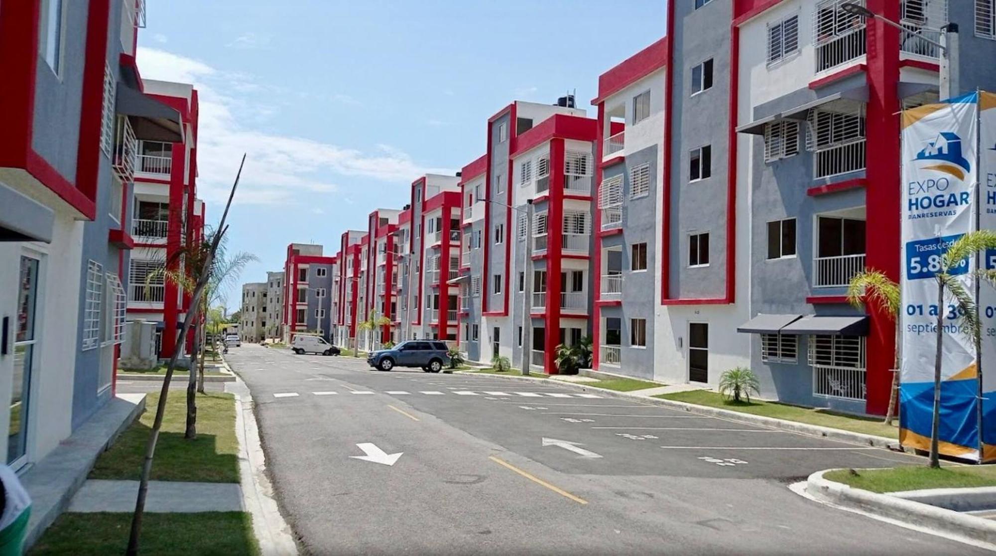 Apt 5 Stars, AC, WiFI, Parking, under Haina RD