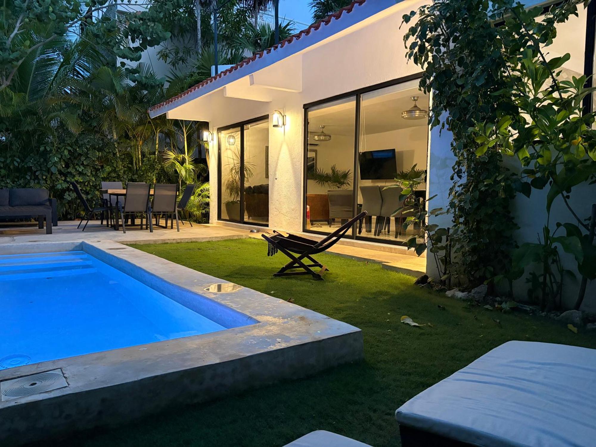 Exclusive Villa Steps from the Beach Playacar, imagen 3
