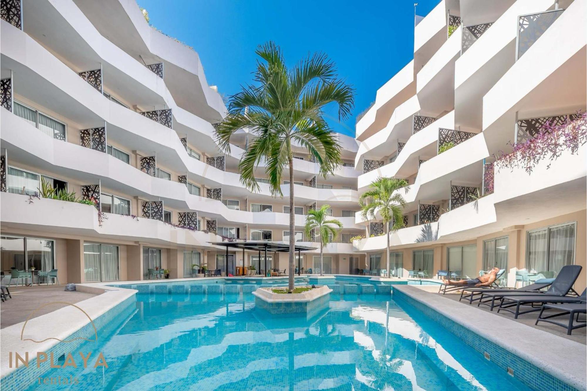Quiet Pool-View 1BR Near 5th Avenue, foto 15