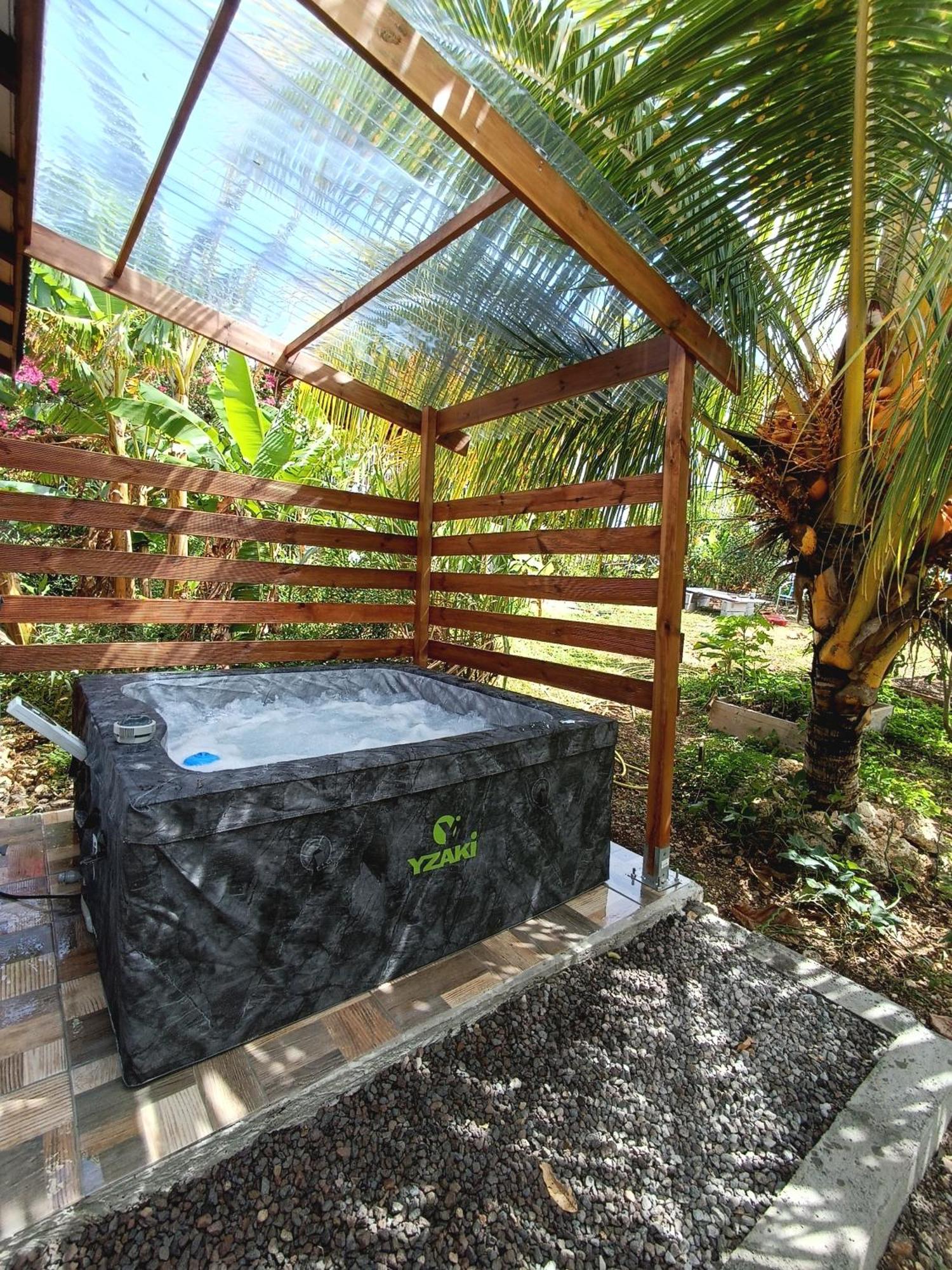 Gites kaz à klemence - Bungalow karapat - jacuzzi privé et piscine partagée au cœur de la nature à Anse-Bertrand, imagen 3