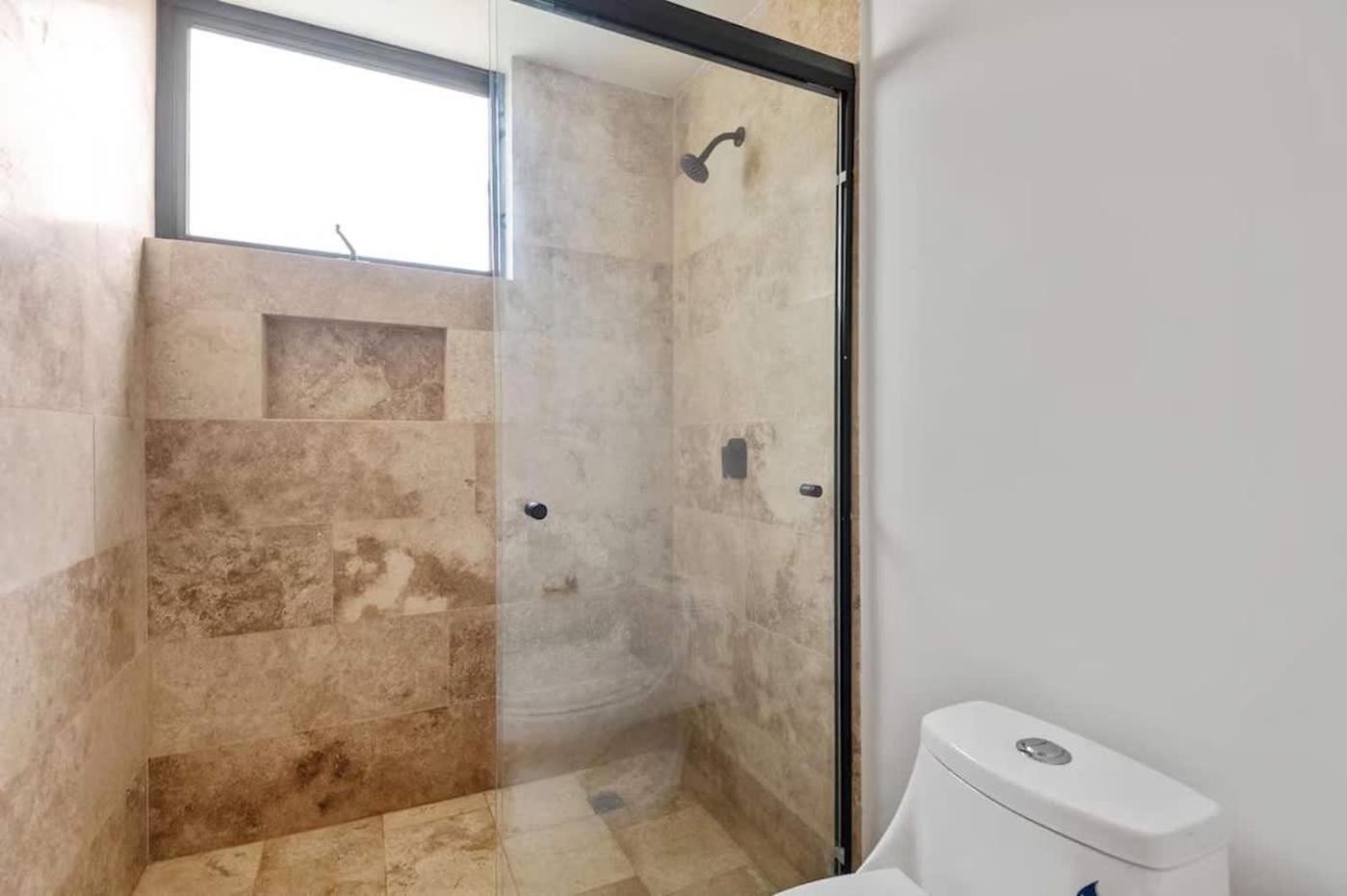 Chic Jungle 2BR - Balcony Priv Pool Steam & Gym, foto 10