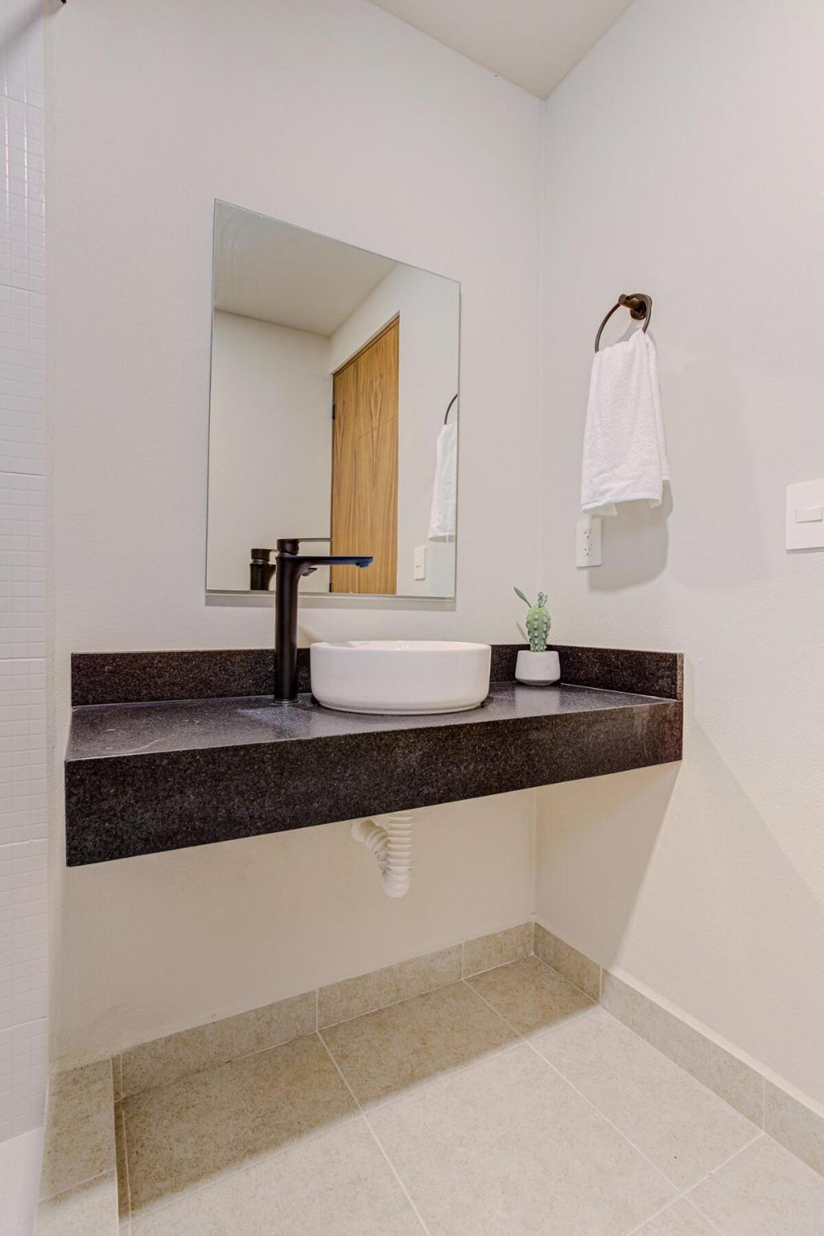 Centrally located depa with Pool, Gym, Coworking, Wifi 606, foto 14
