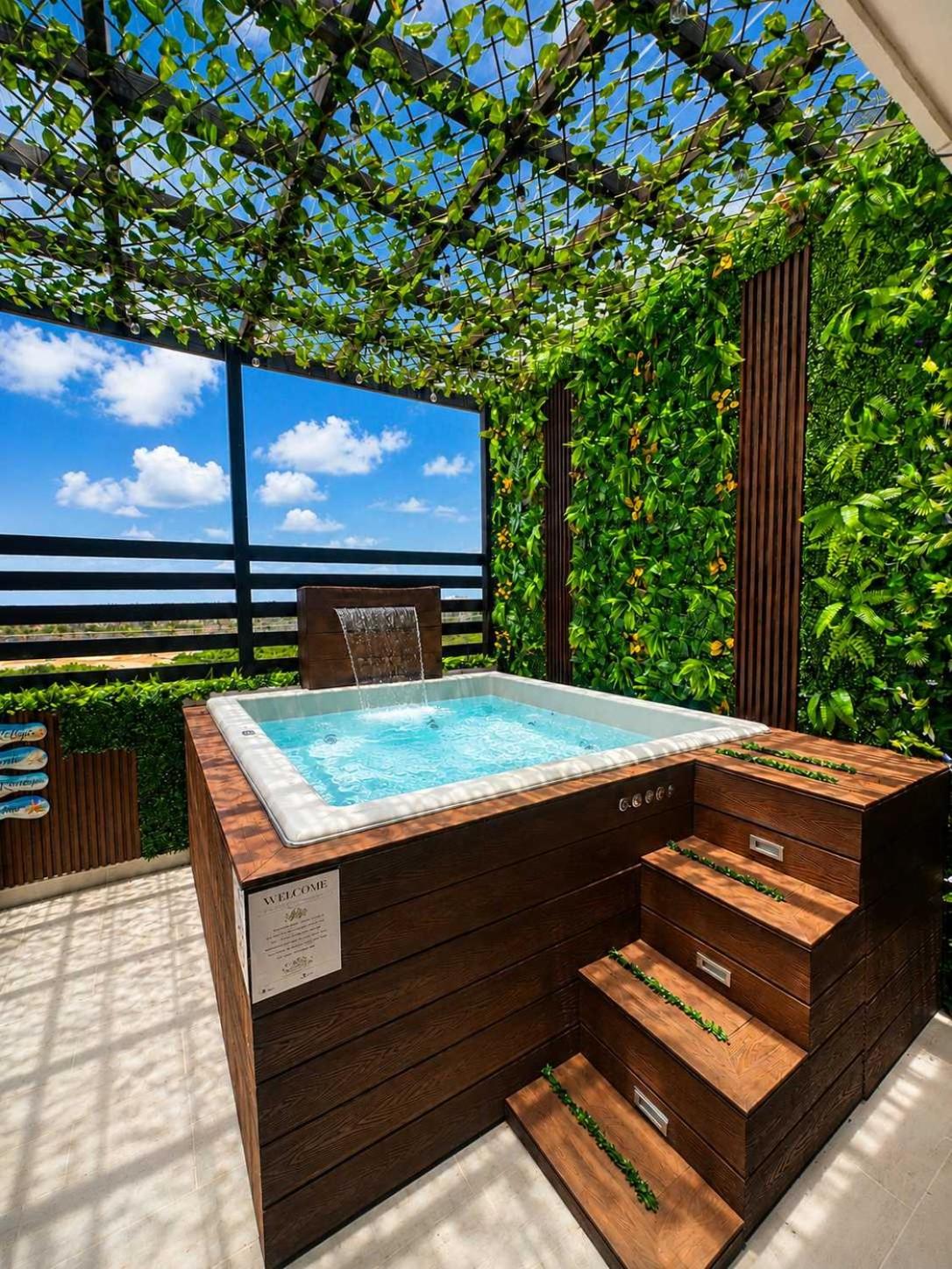 Luxury 2BR Penthouse Rooftop Jacuzzi Near Beach