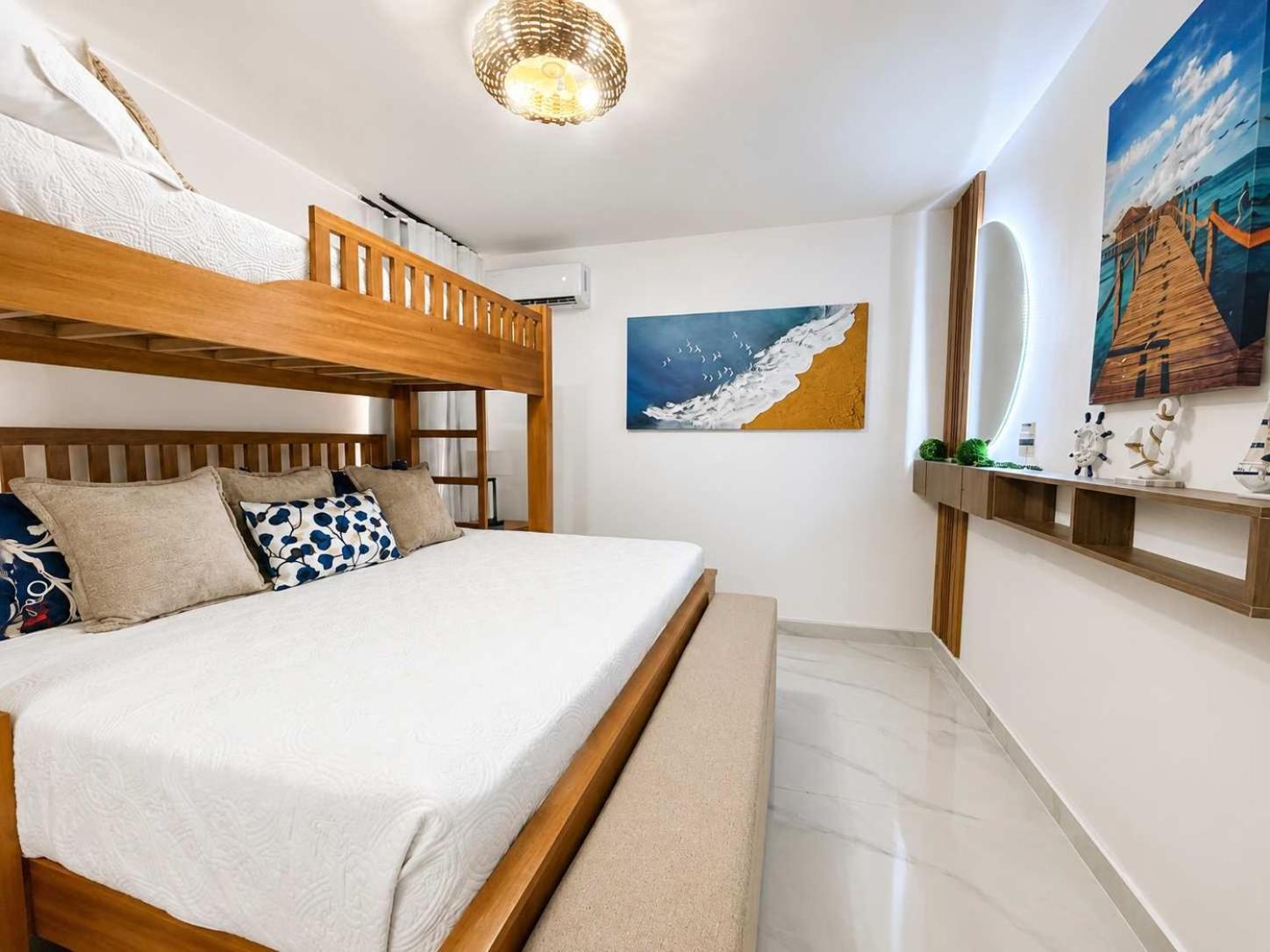 Luxury 2BR Penthouse Rooftop Jacuzzi Near Beach, foto 14