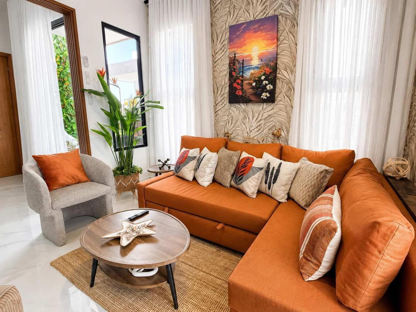 Luxury 2BR Penthouse Rooftop Jacuzzi Near Beach, imagen 3