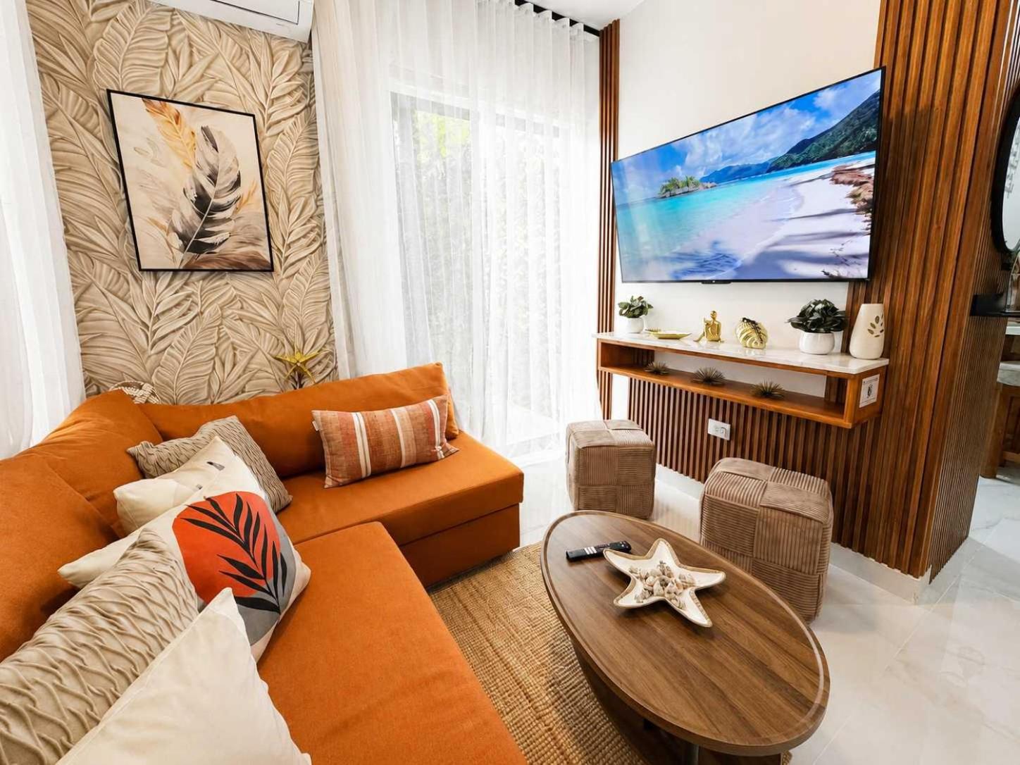 Luxury 2BR Penthouse Rooftop Jacuzzi Near Beach, imagen 4