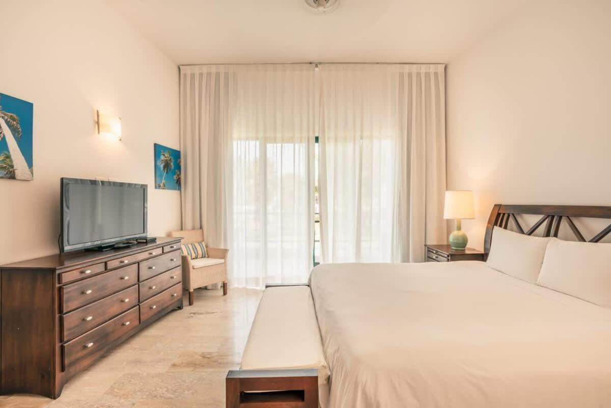 Go away to this charming apt at Sublime w private jacuzzi, foto 8