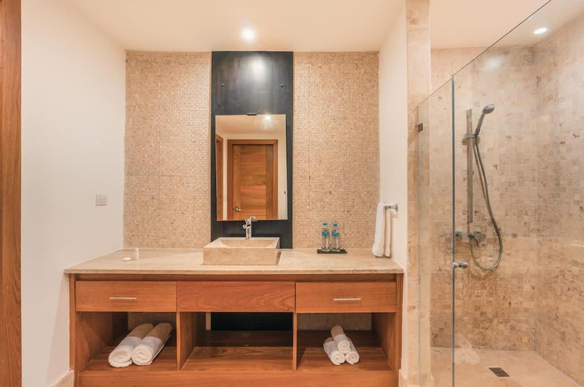 Go away to this charming apt at Sublime w private jacuzzi, foto 15