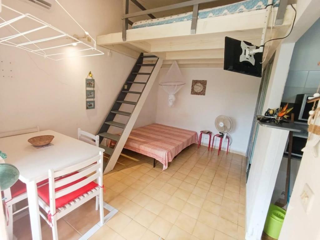 Charmant Bungalow à Tartane- 5 min de la plage