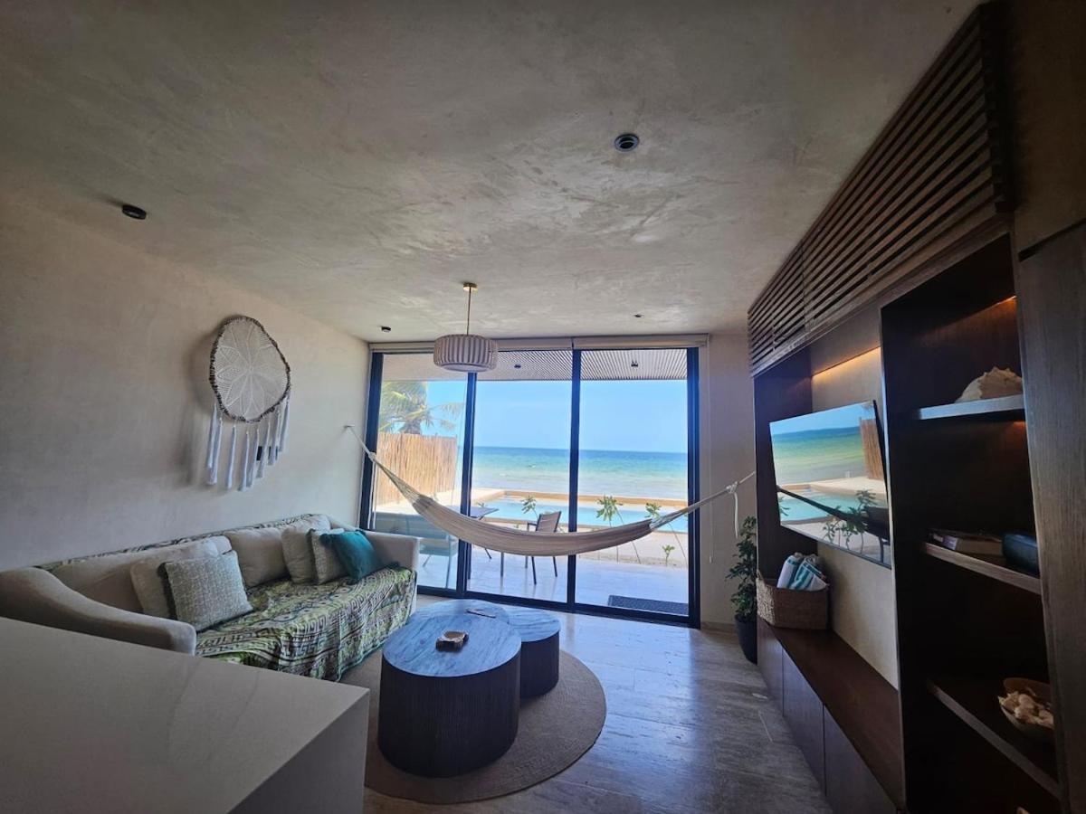 Beachfront , alberca y terraza