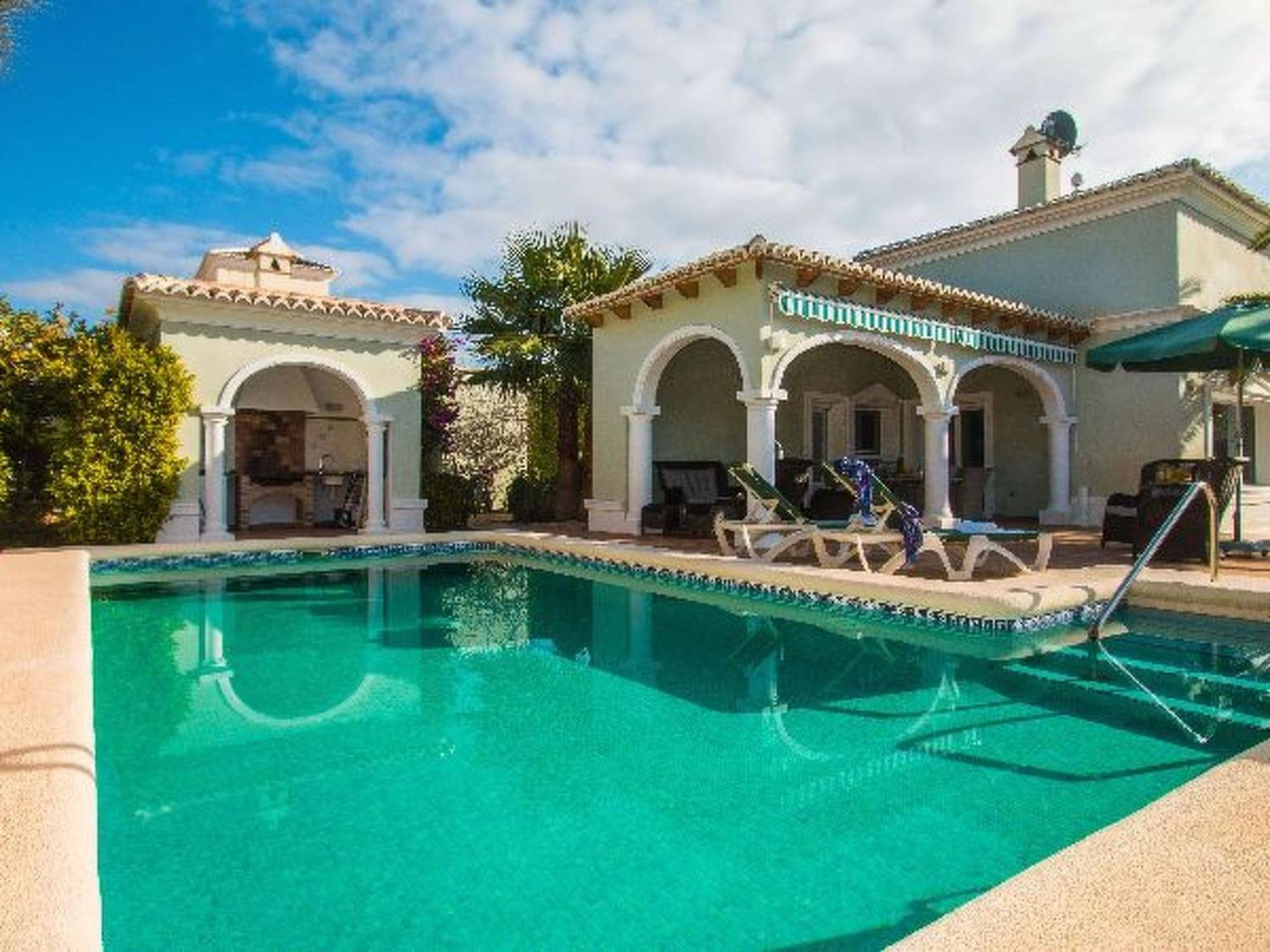 Holiday Home Villa Yoko - PlusHolidays by Interhome