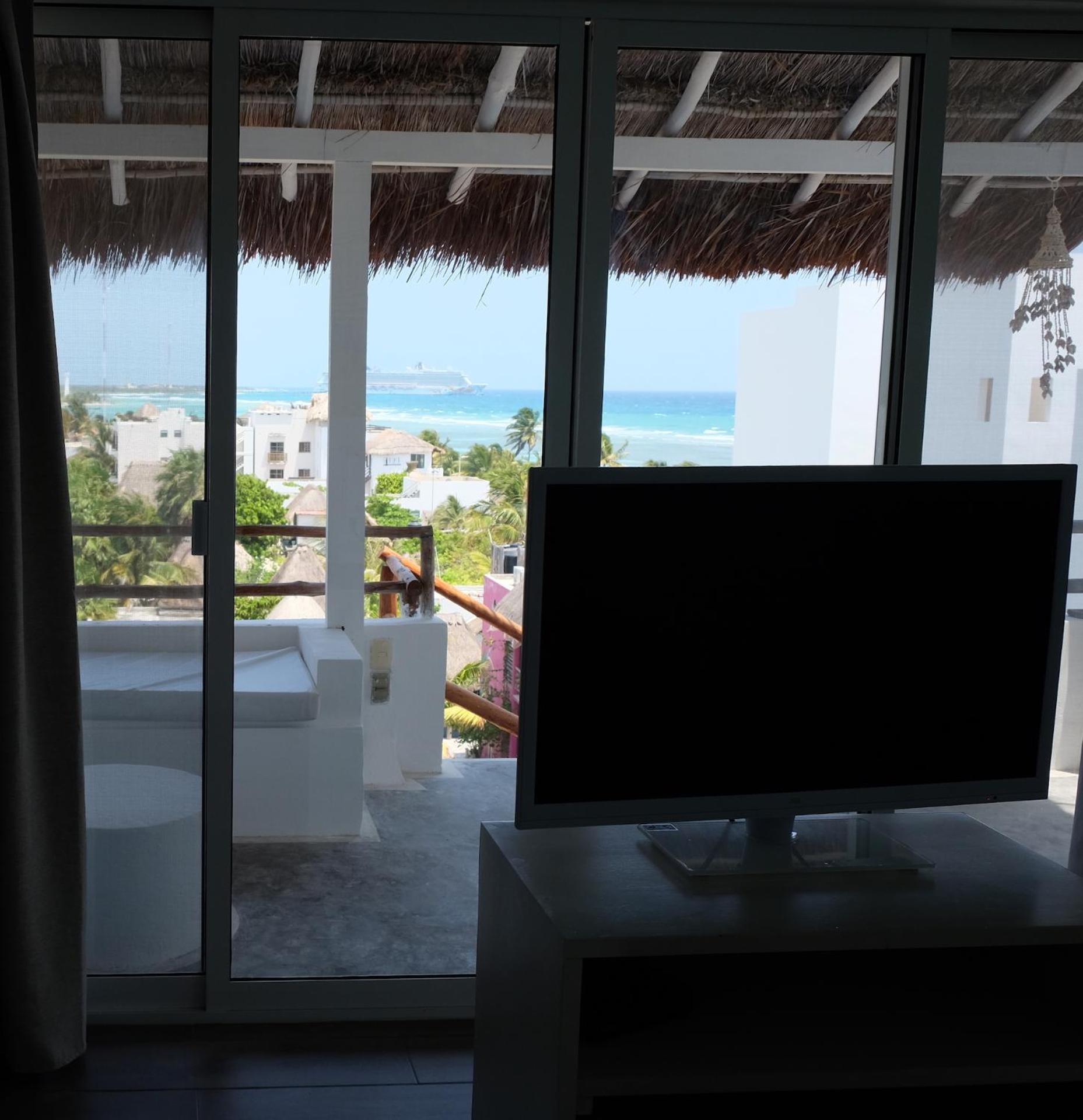 Anacapri Suite - 4th Floor Penthouse Beach Front, foto 10