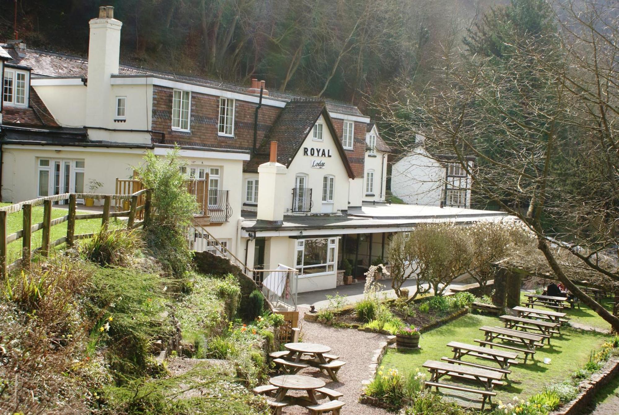 Royal Lodge — photo 3
