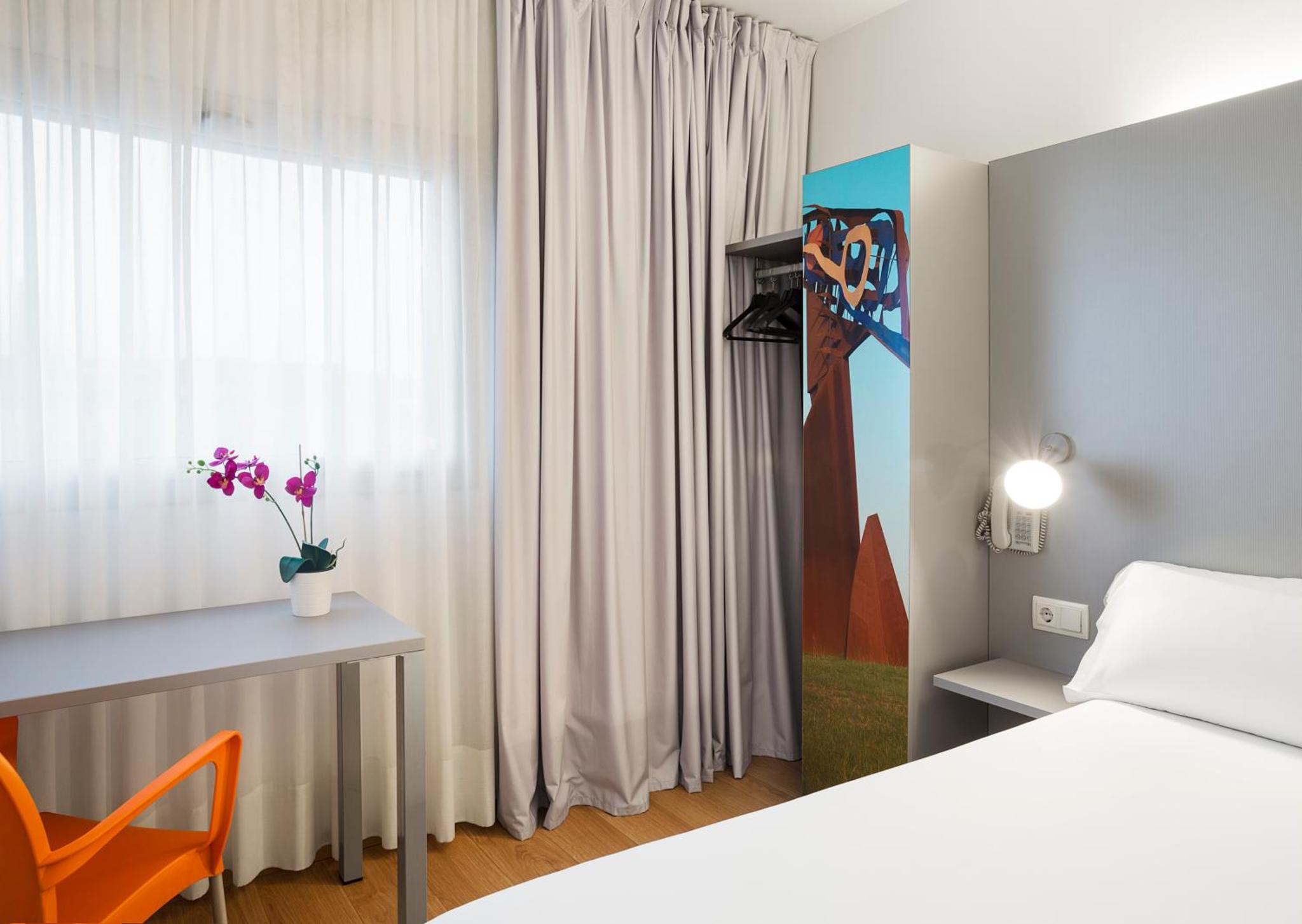 B&B HOTEL Girona 2