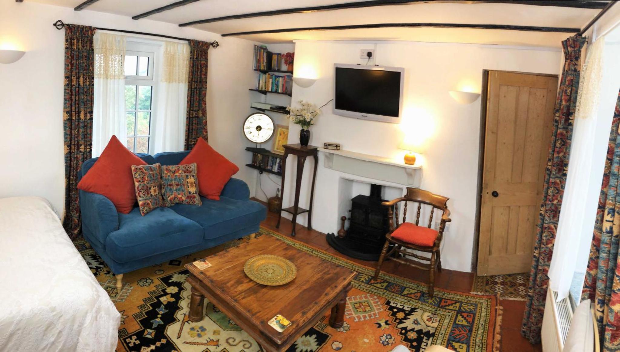 Central Boscastle studio flat