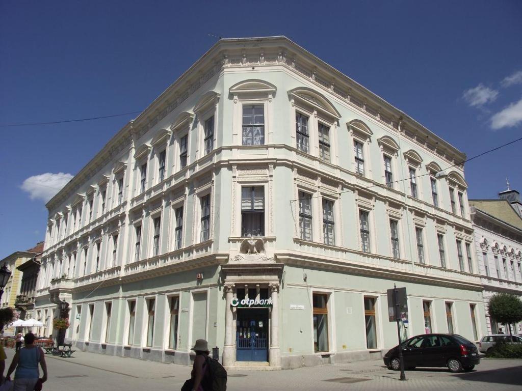Palace - Belvárosi Apartman Eger