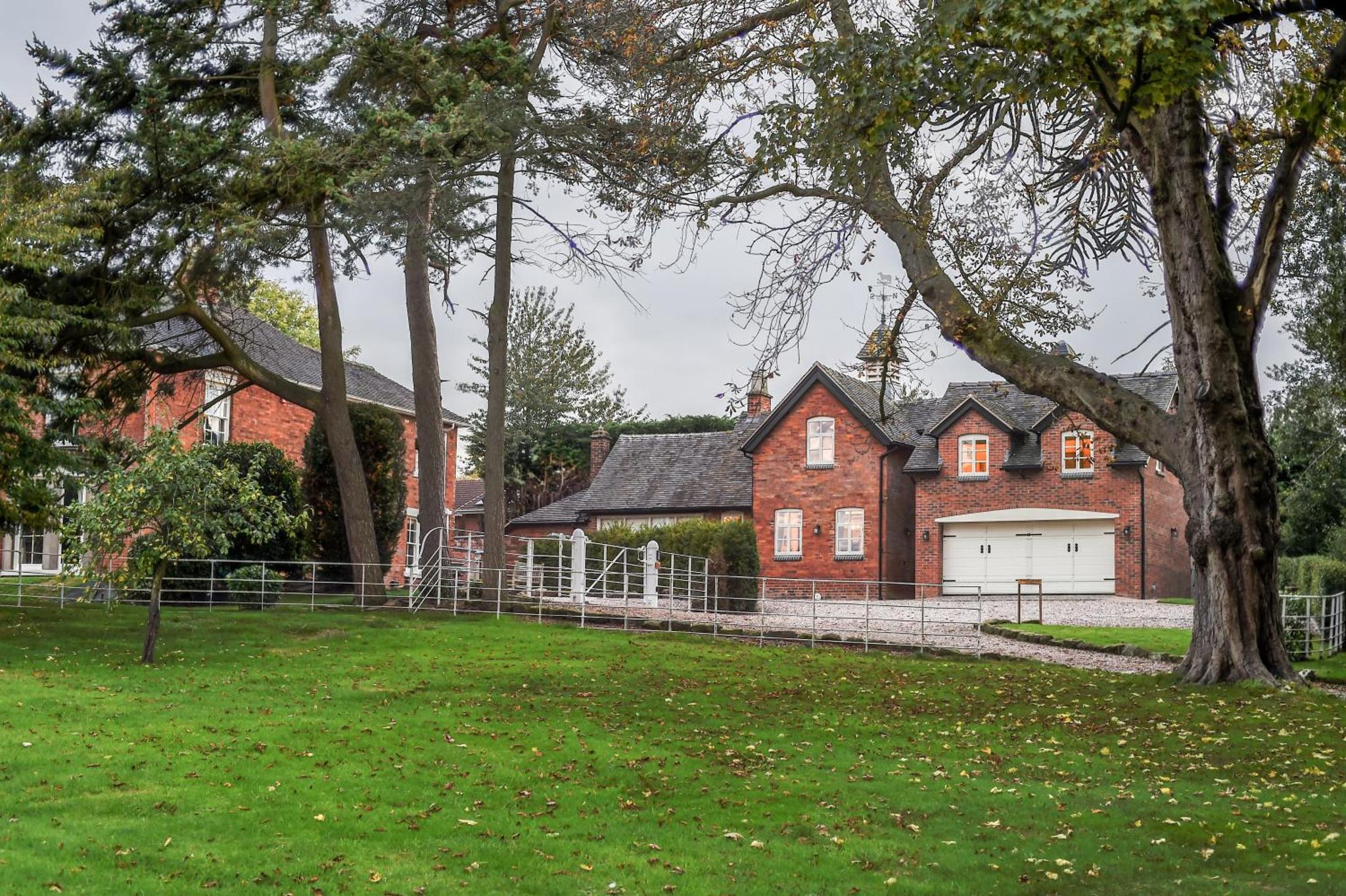 Woodleighton Cottages