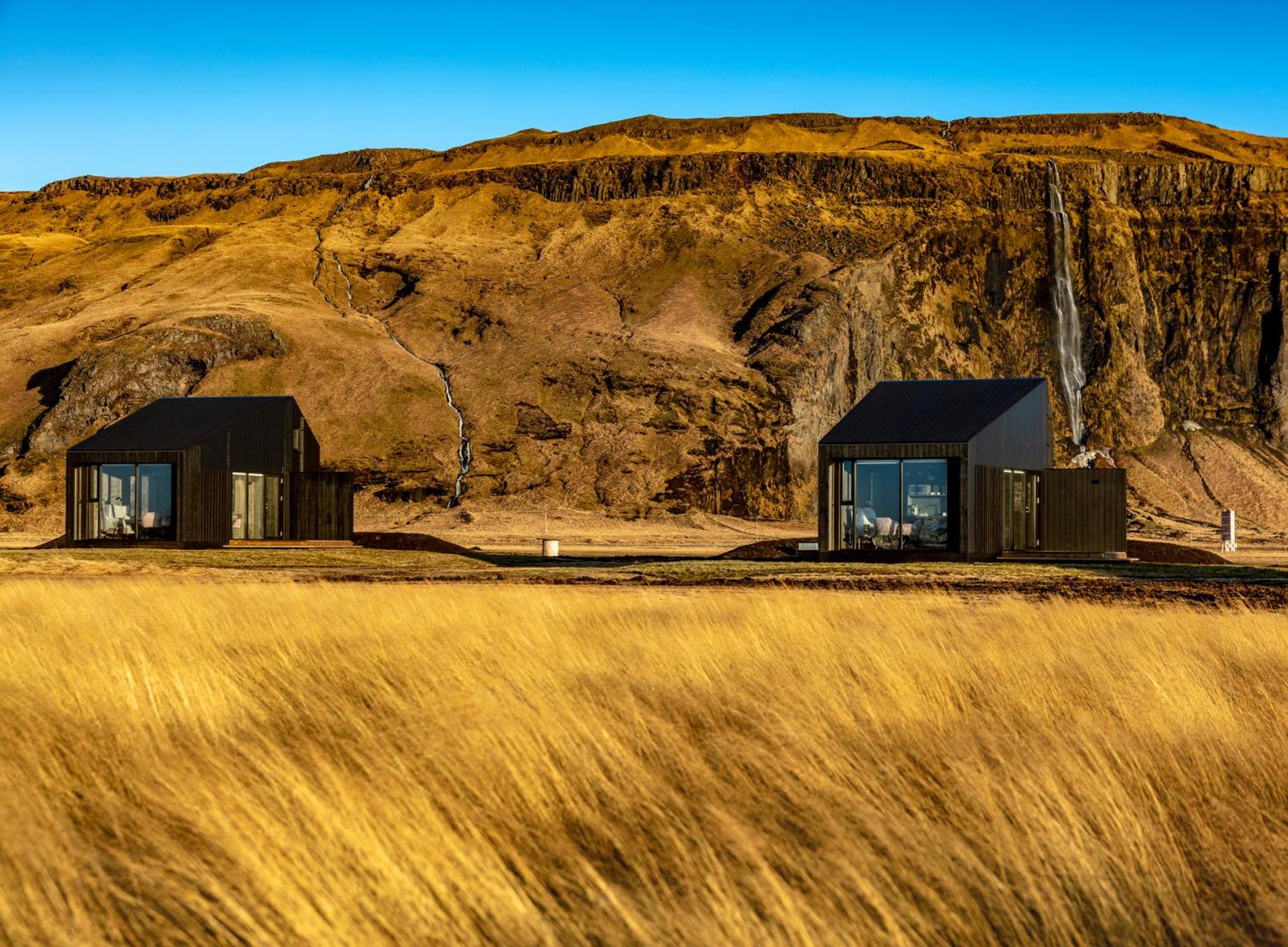 Seljalandsfoss Horizons