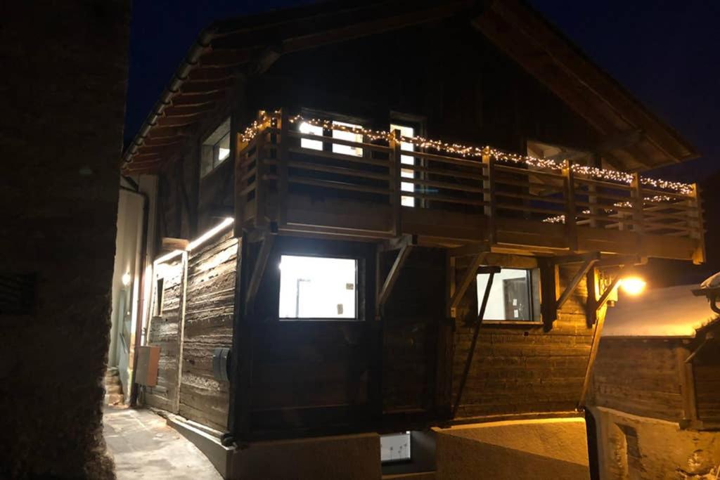 Grand Appartement Avec Terrasse À Chez-Les-Reuses