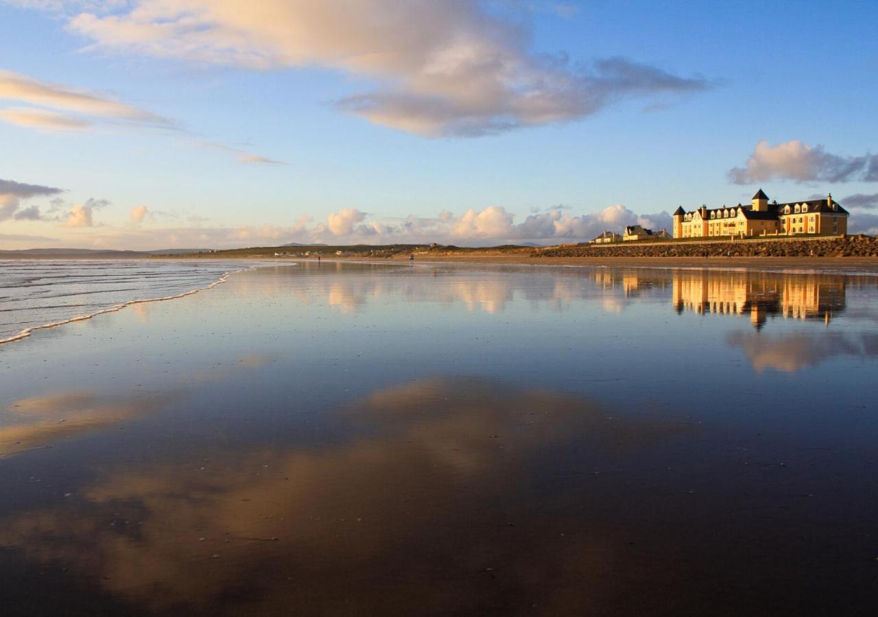 The Sandhouse Hotel & Marine SPA