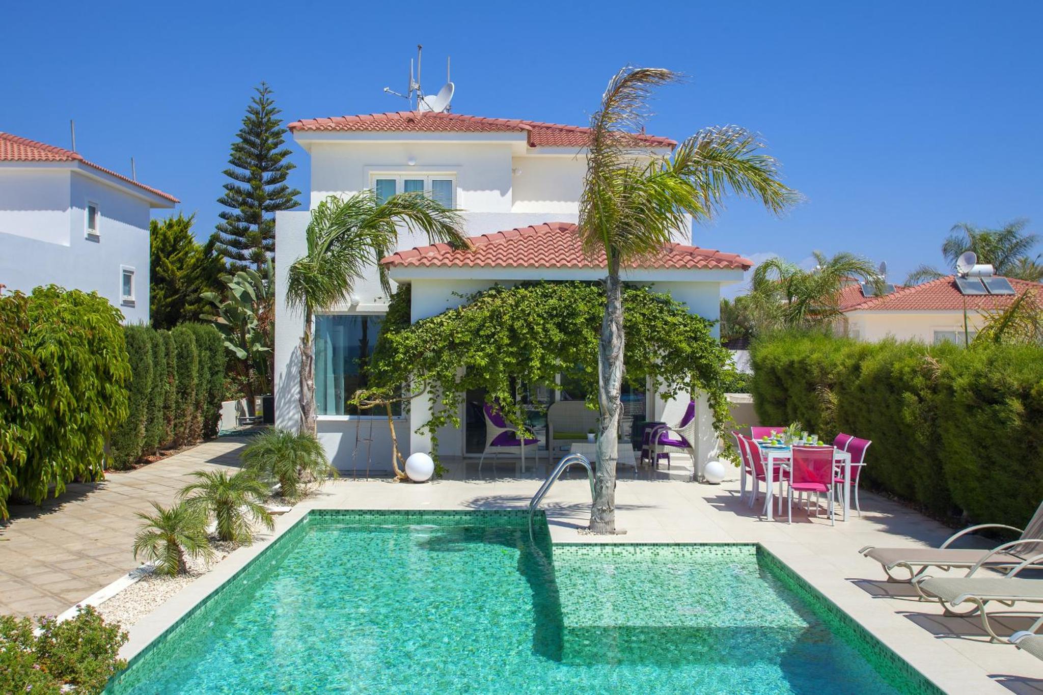 Ayia Thekla Seafront Villa Lavender