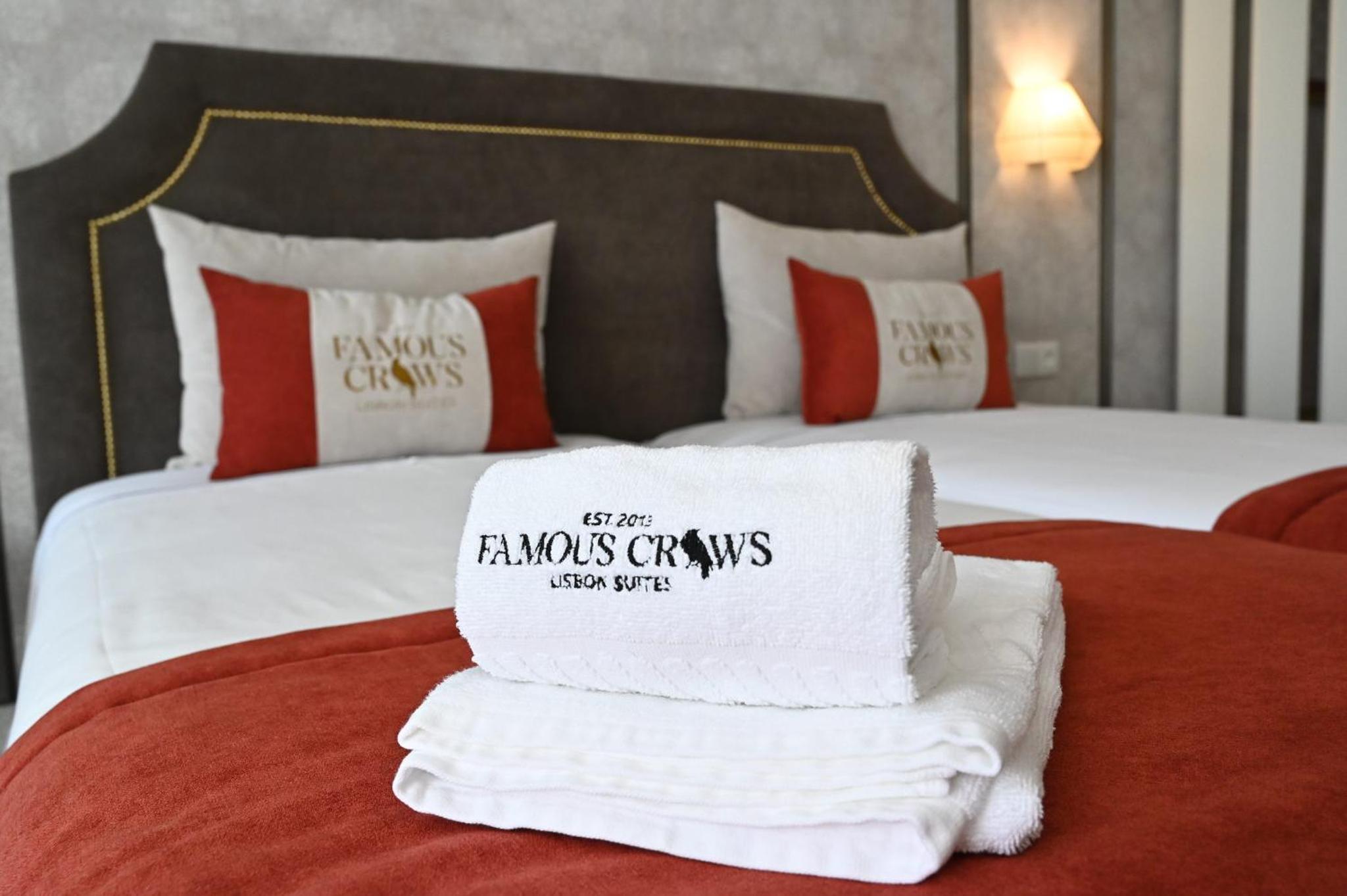 Famous Crows Lisbon Suites