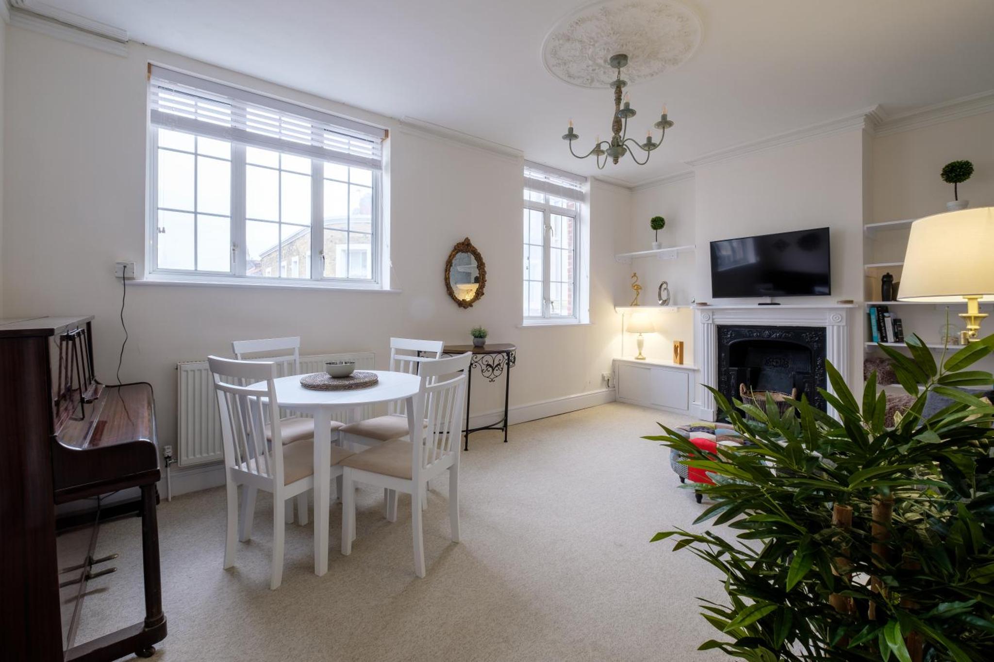 Luxury Living, Stylish Modern Apartment in the Heart of Ryde