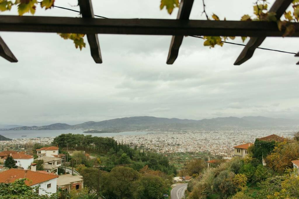 Apartment in Anakasia overlooking Volos