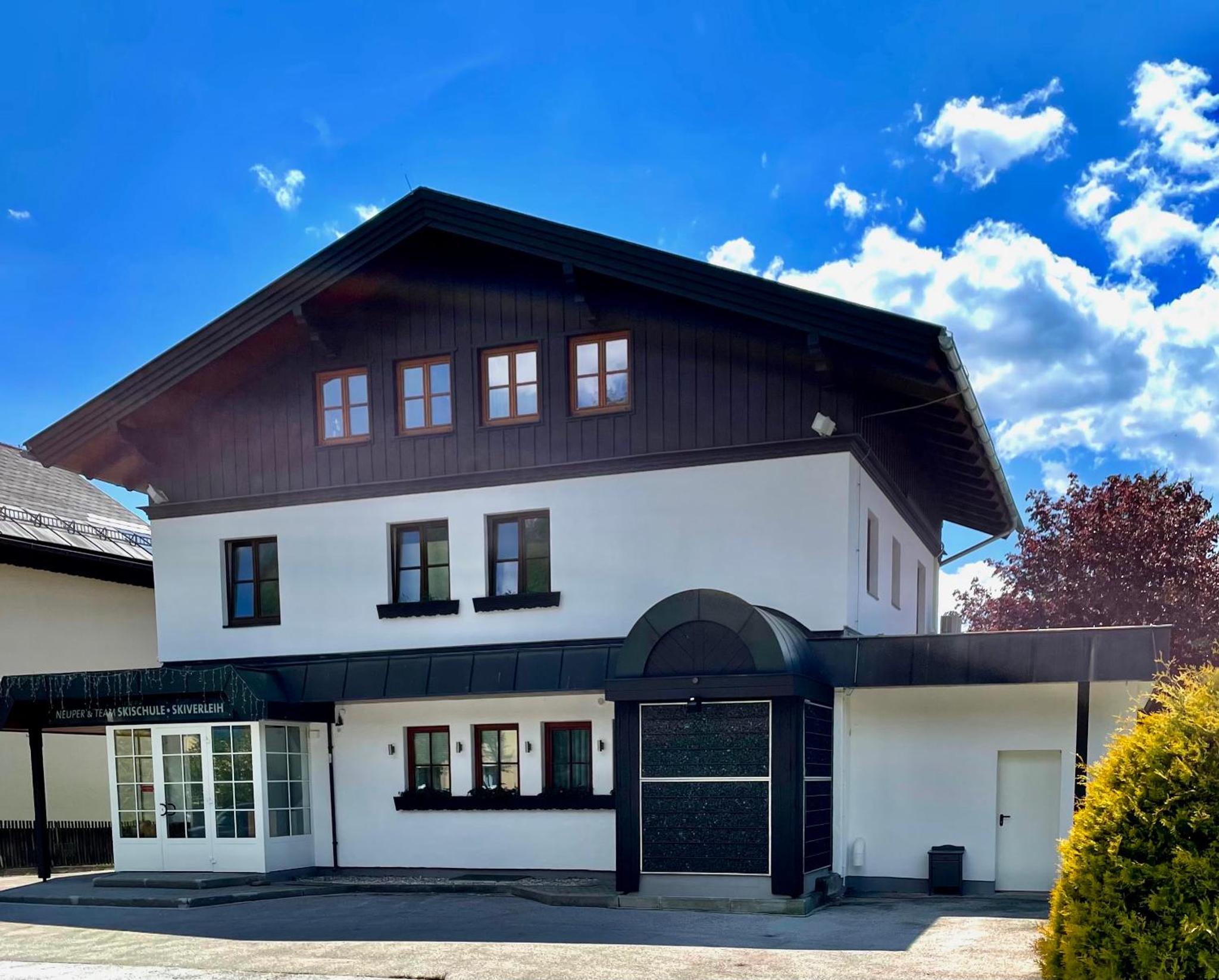 Moderne Ferienwohnung Hubert Neuper im Zentrum von Bad Mitterndorf