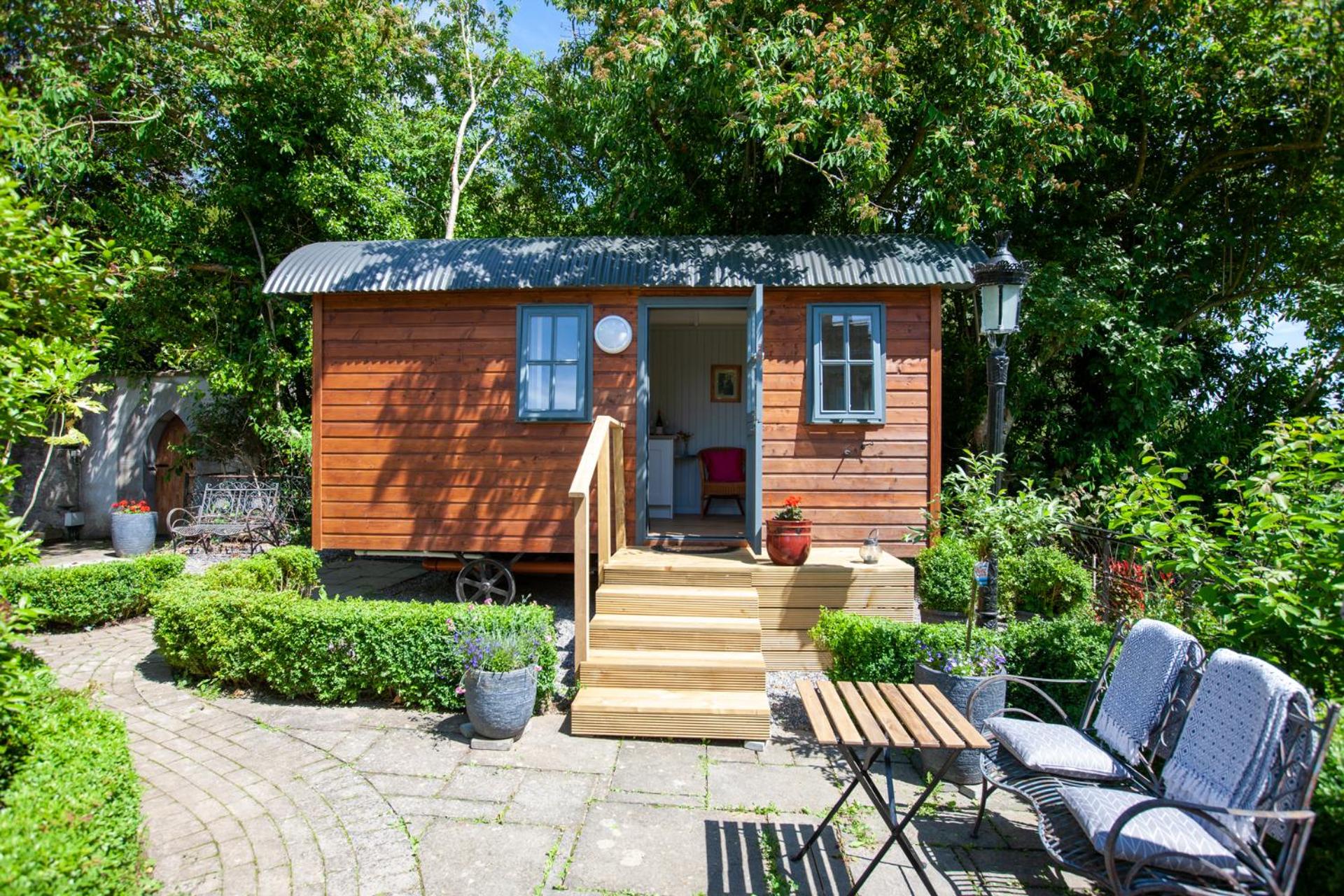 Lilac Hut Shepherds Hut