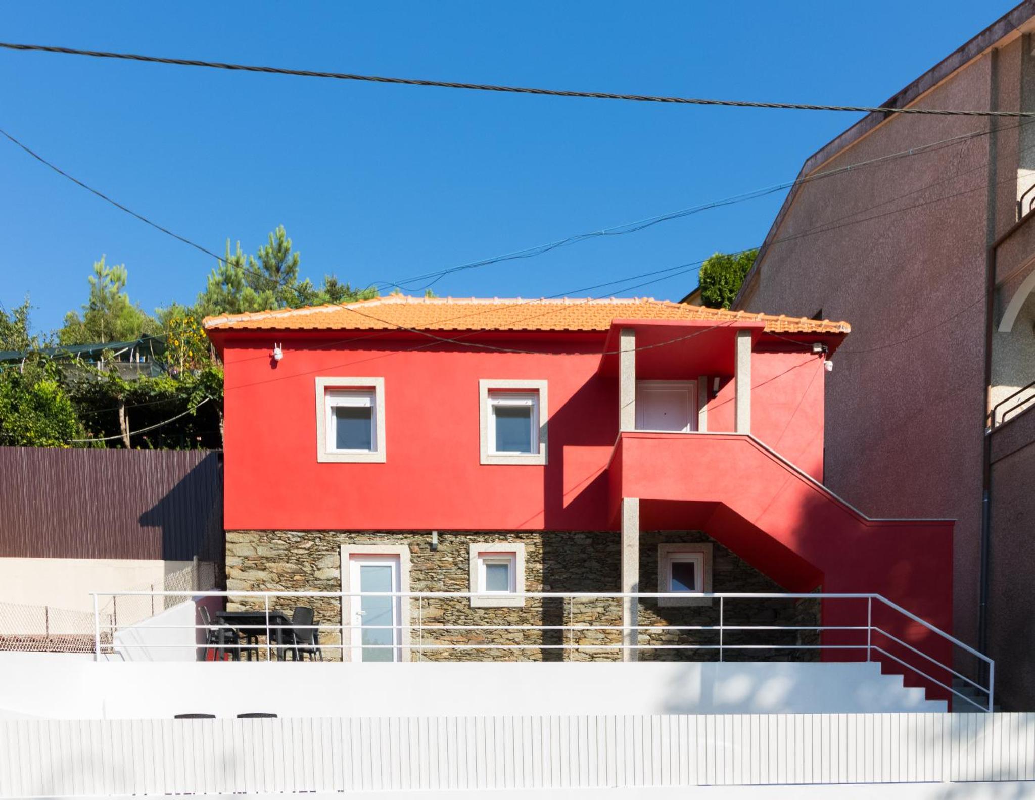 Red House Douro River Marina