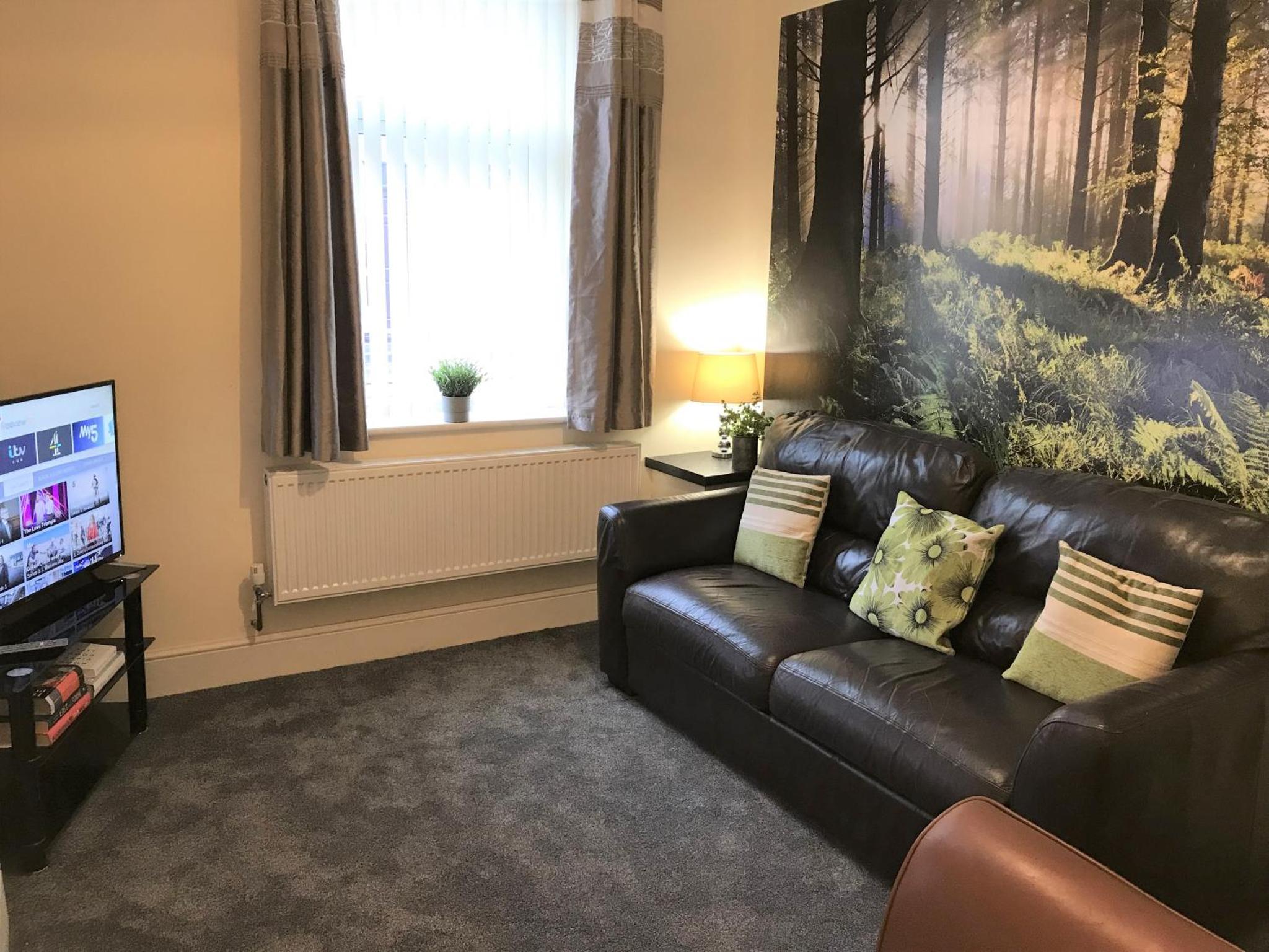 Welcoming spacious 2-bedroom house in St Helens