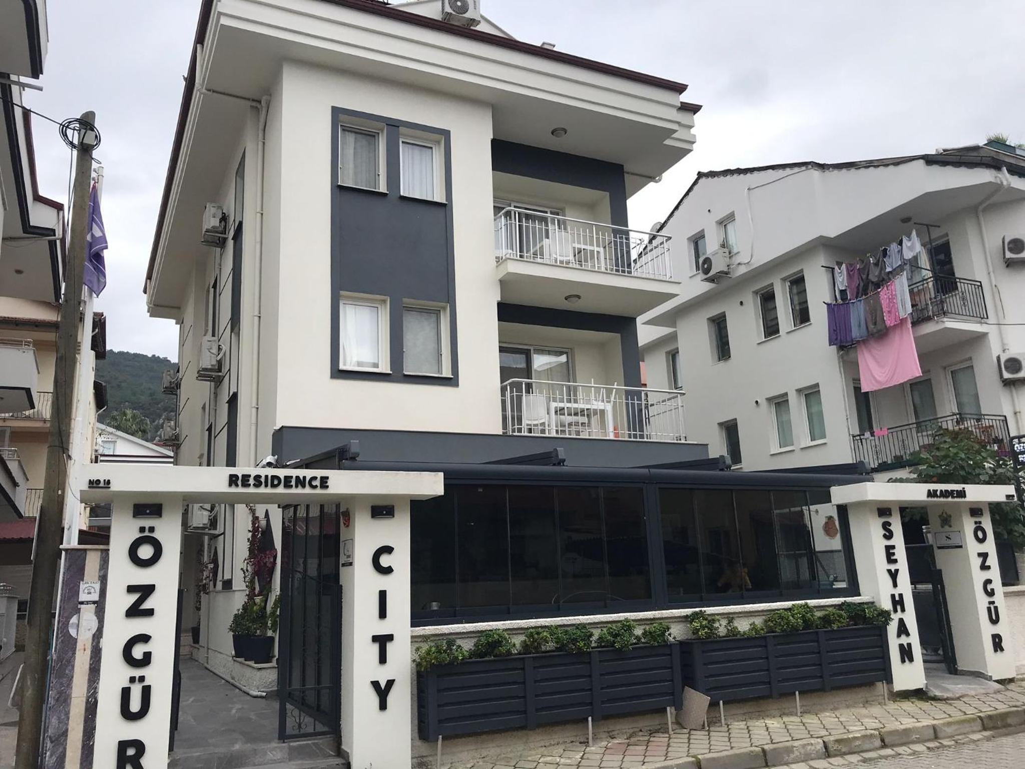 Ozgur City Residence