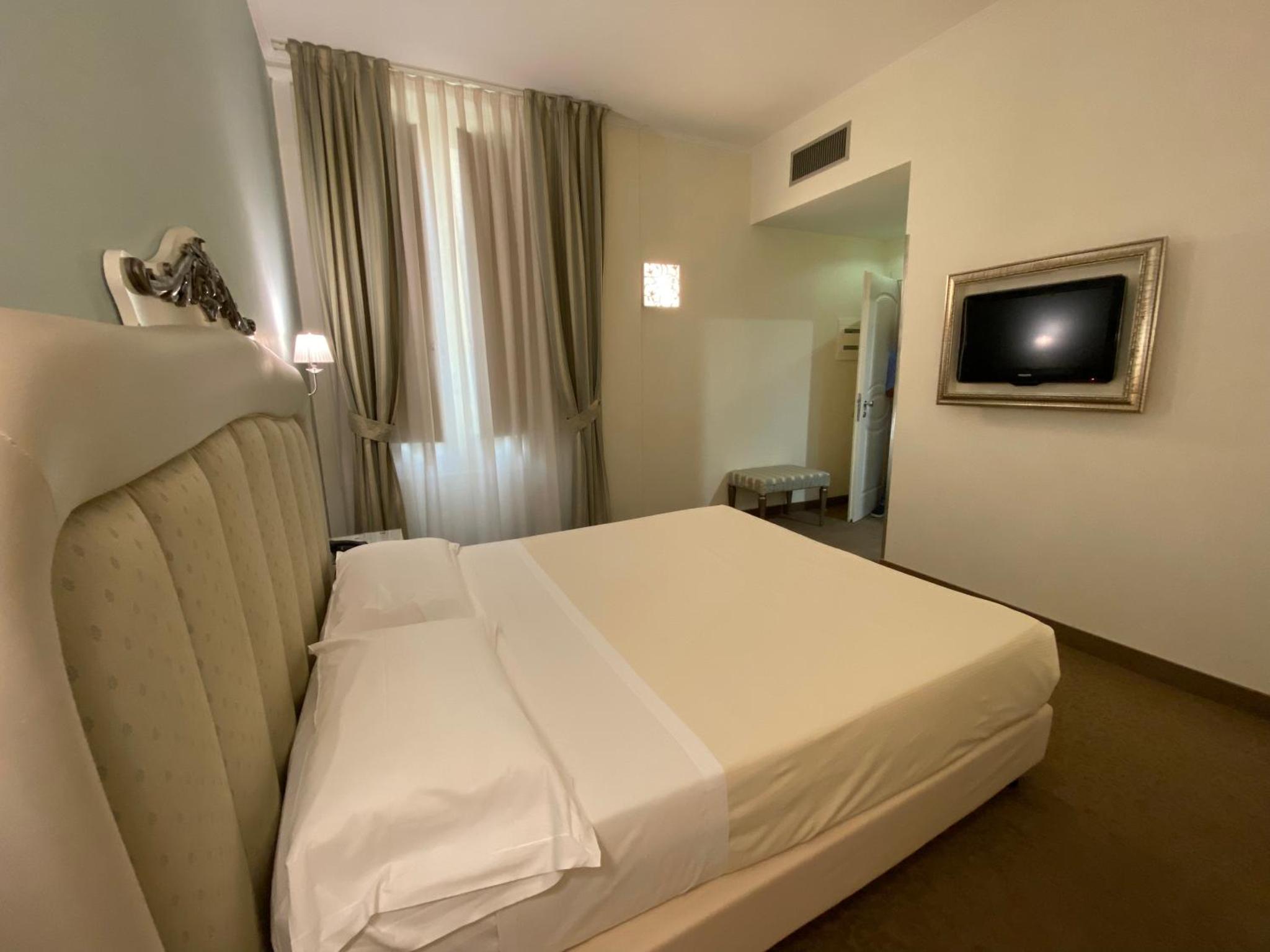 IH Hotels Bari Oriente