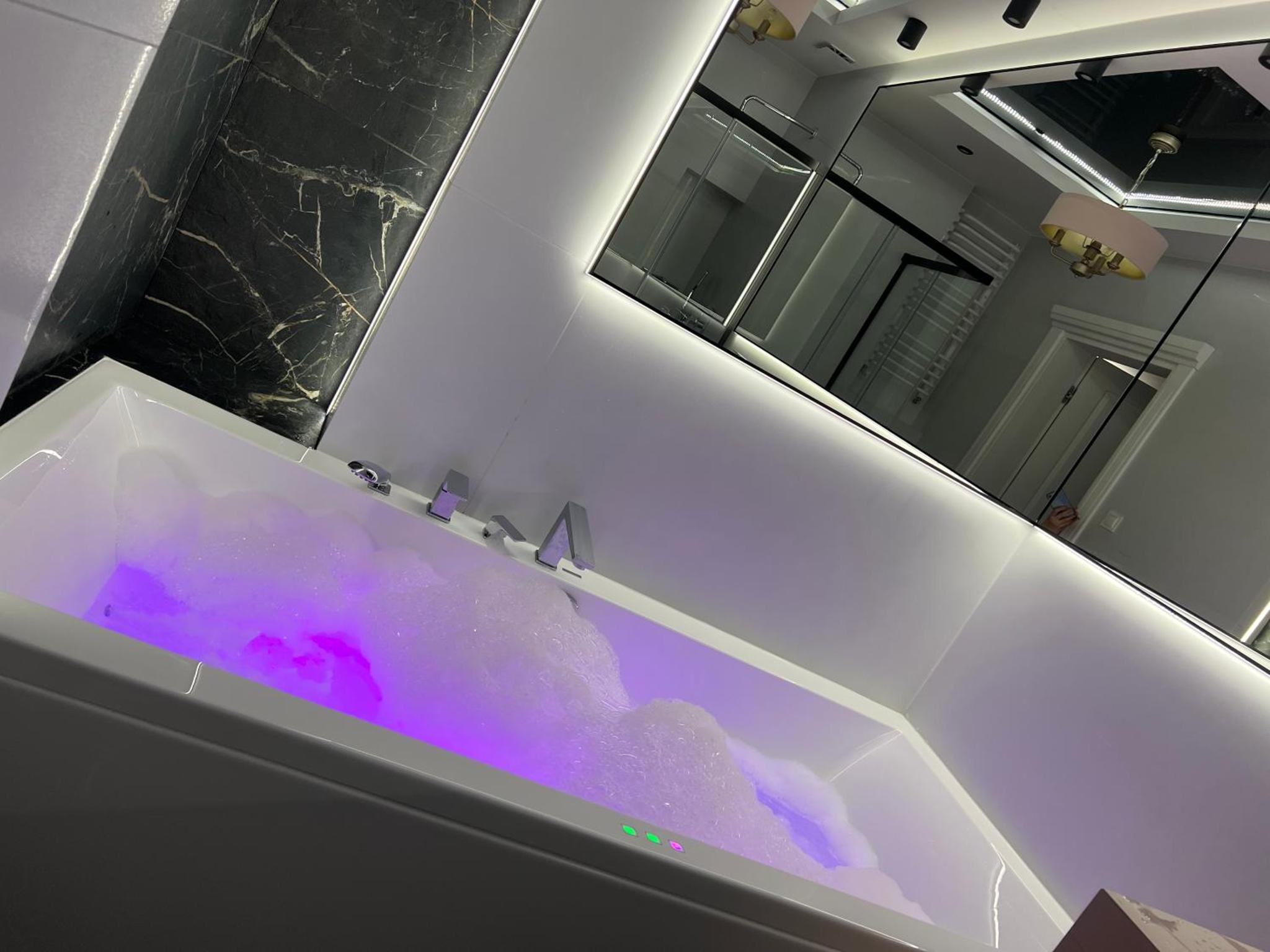 Apartament Primavera 2 z Sauną i Jacuzzi