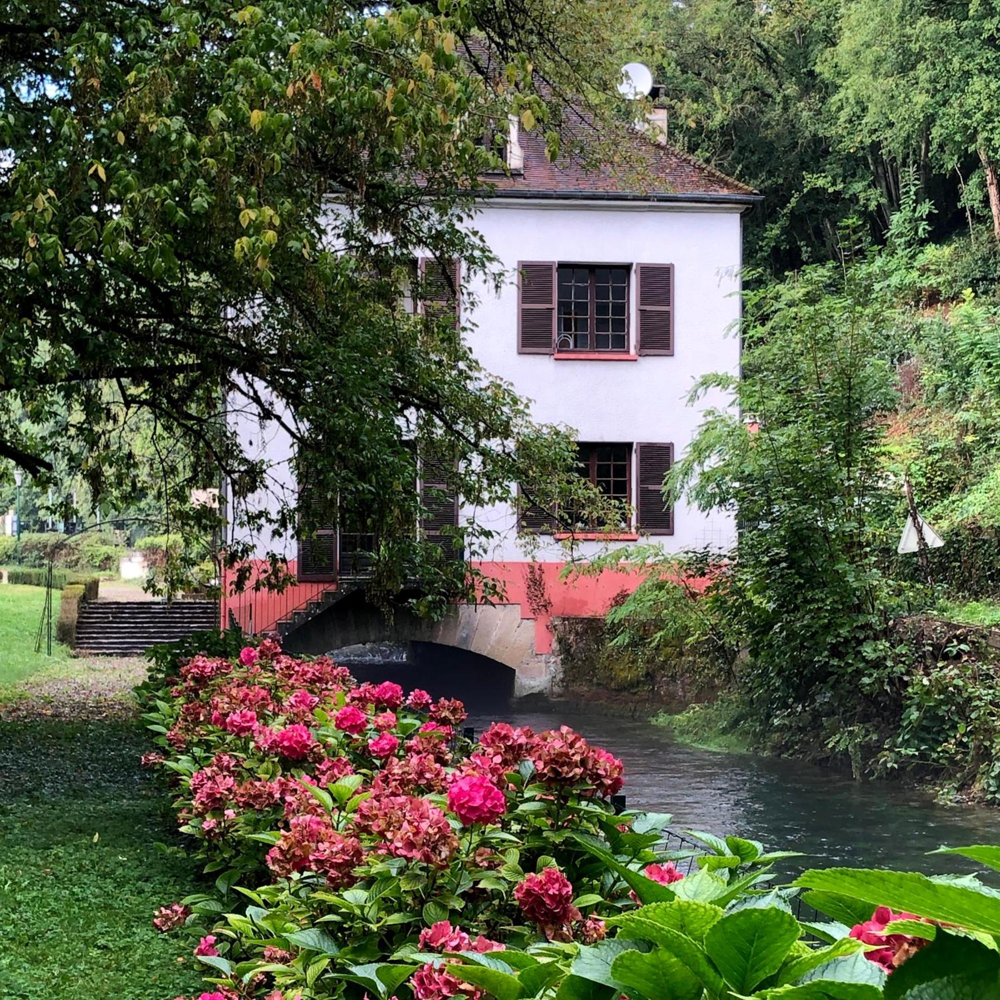 Moulin De Belle Isle En Bèze