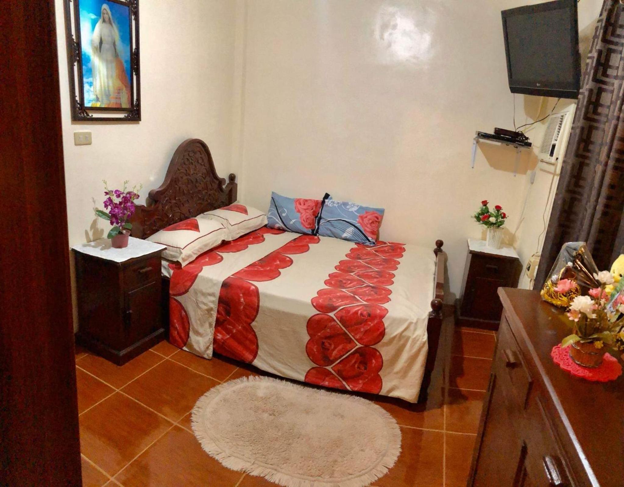 15pax-2 minutes to Vigan-RoseandFer Transient-2 Bedroom House