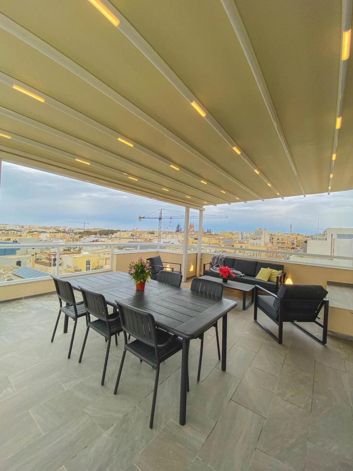 The Blue Mill Penthouse with Beautiful Views