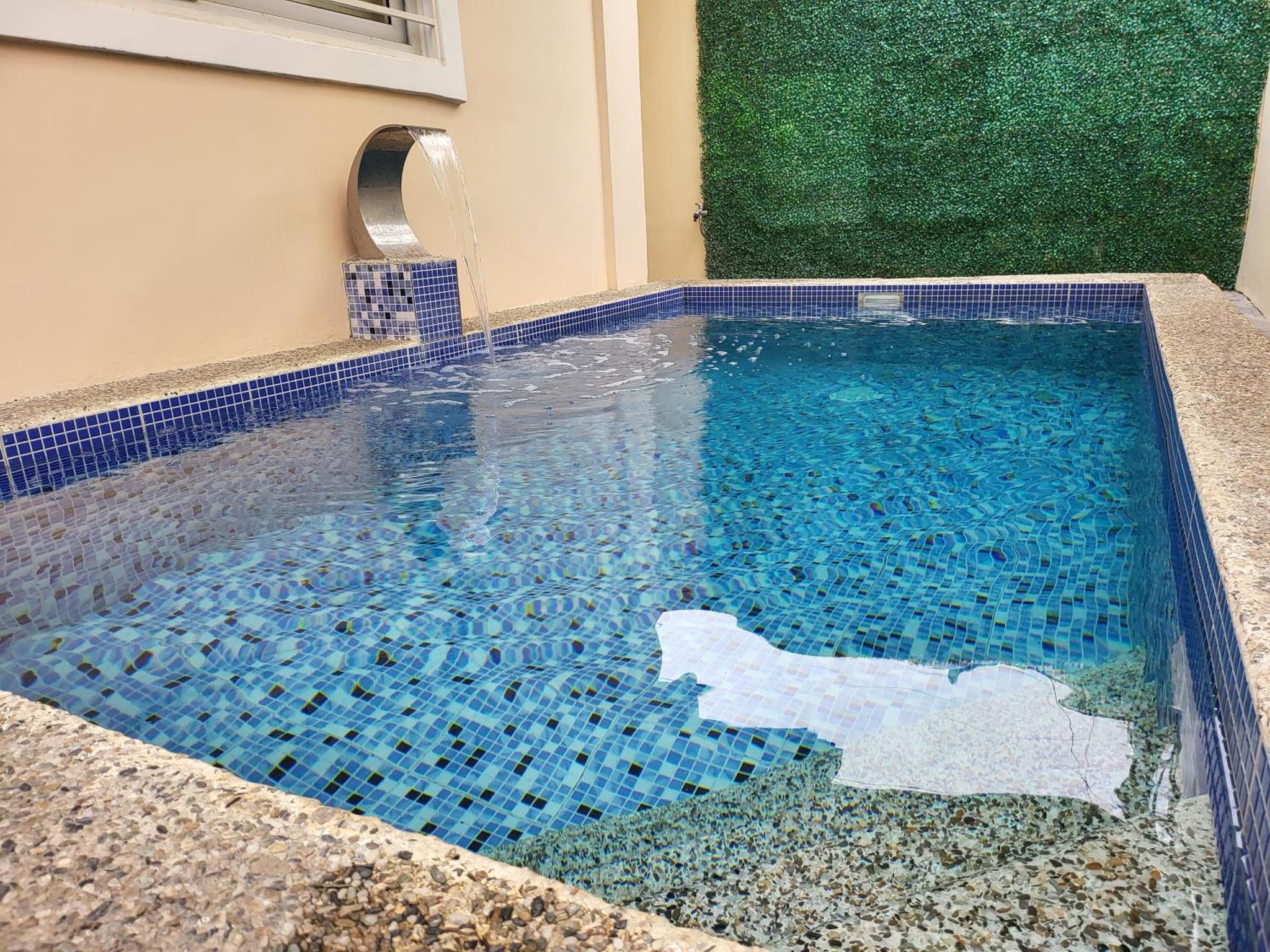Luxury 3BR Villa w Plunge Pool near SM Batangas City- Instagram-Worthy
